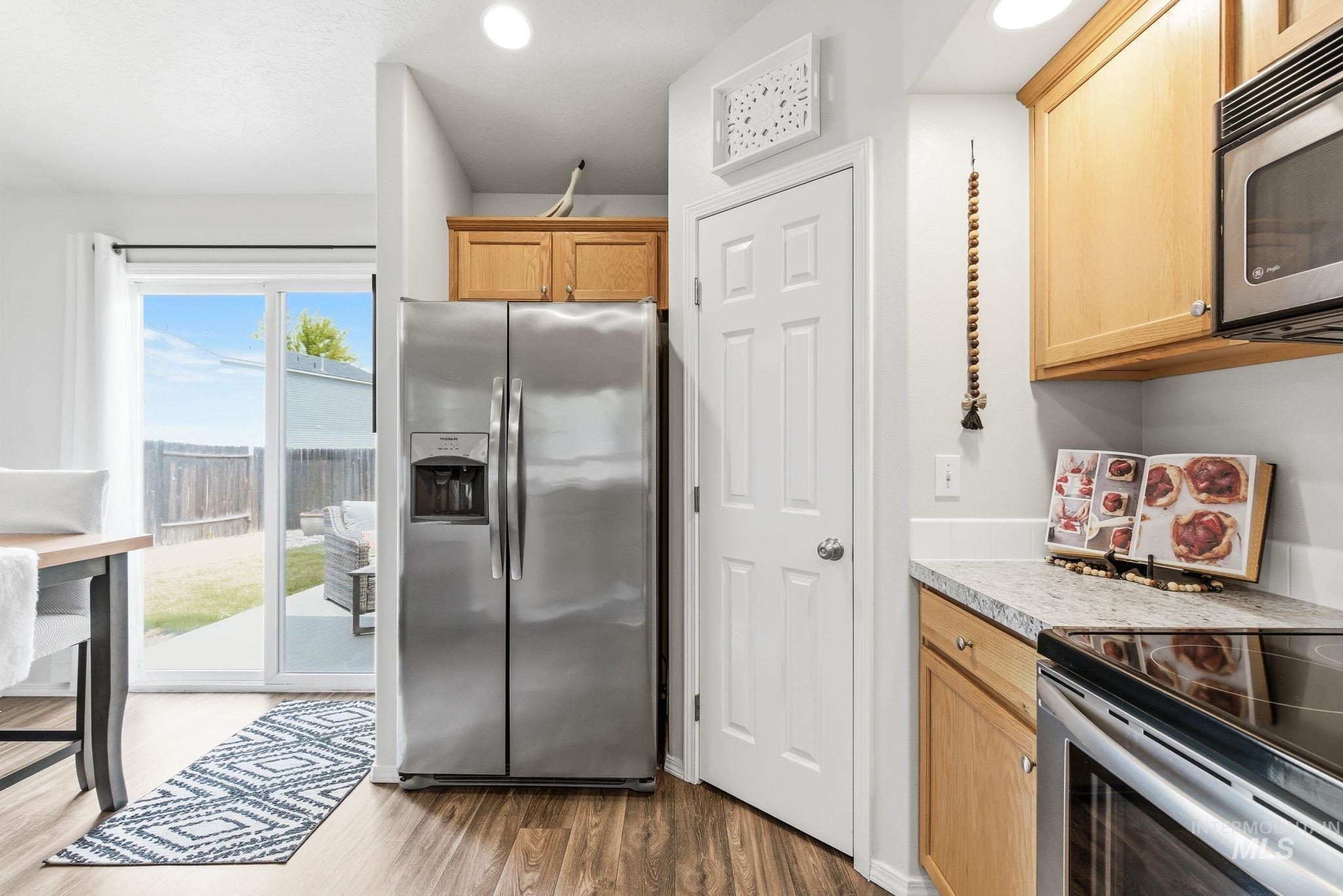 19690 Cumberland Way, Caldwell, Idaho 83605, 3 Bedrooms, 2 Bathrooms, Residential For Sale, Price $399,900,MLS 98998623