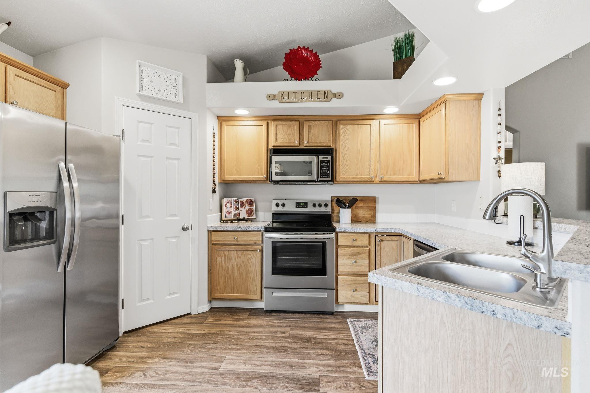 19690 Cumberland Way, Caldwell, Idaho 83605, 3 Bedrooms, 2 Bathrooms, Residential For Sale, Price $399,900,MLS 98998623