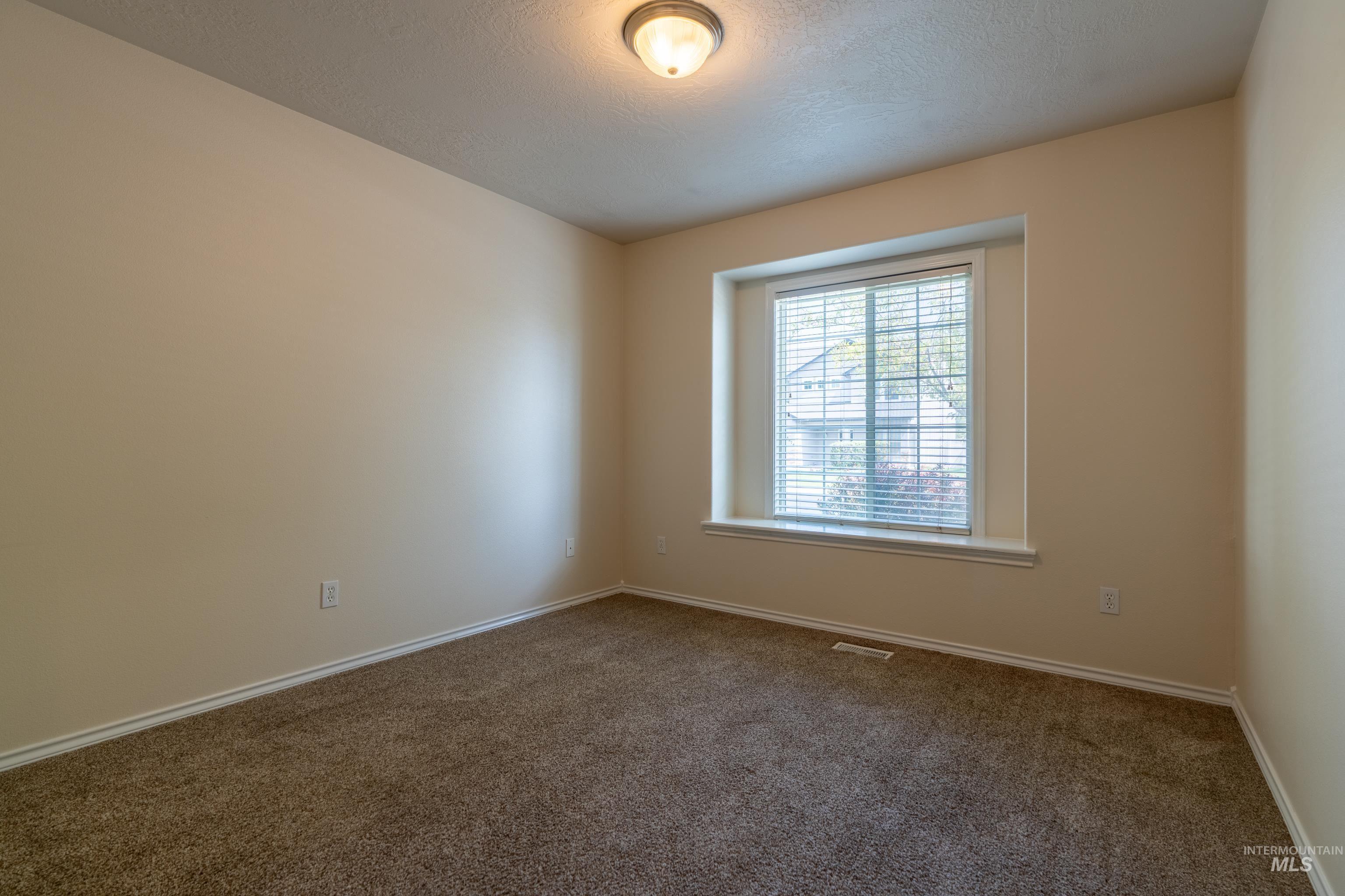5263 N Arezzo Ave., Meridian, Idaho 83646, 4 Bedrooms, 2 Bathrooms, Residential For Sale, Price $425,000,MLS 98998626
