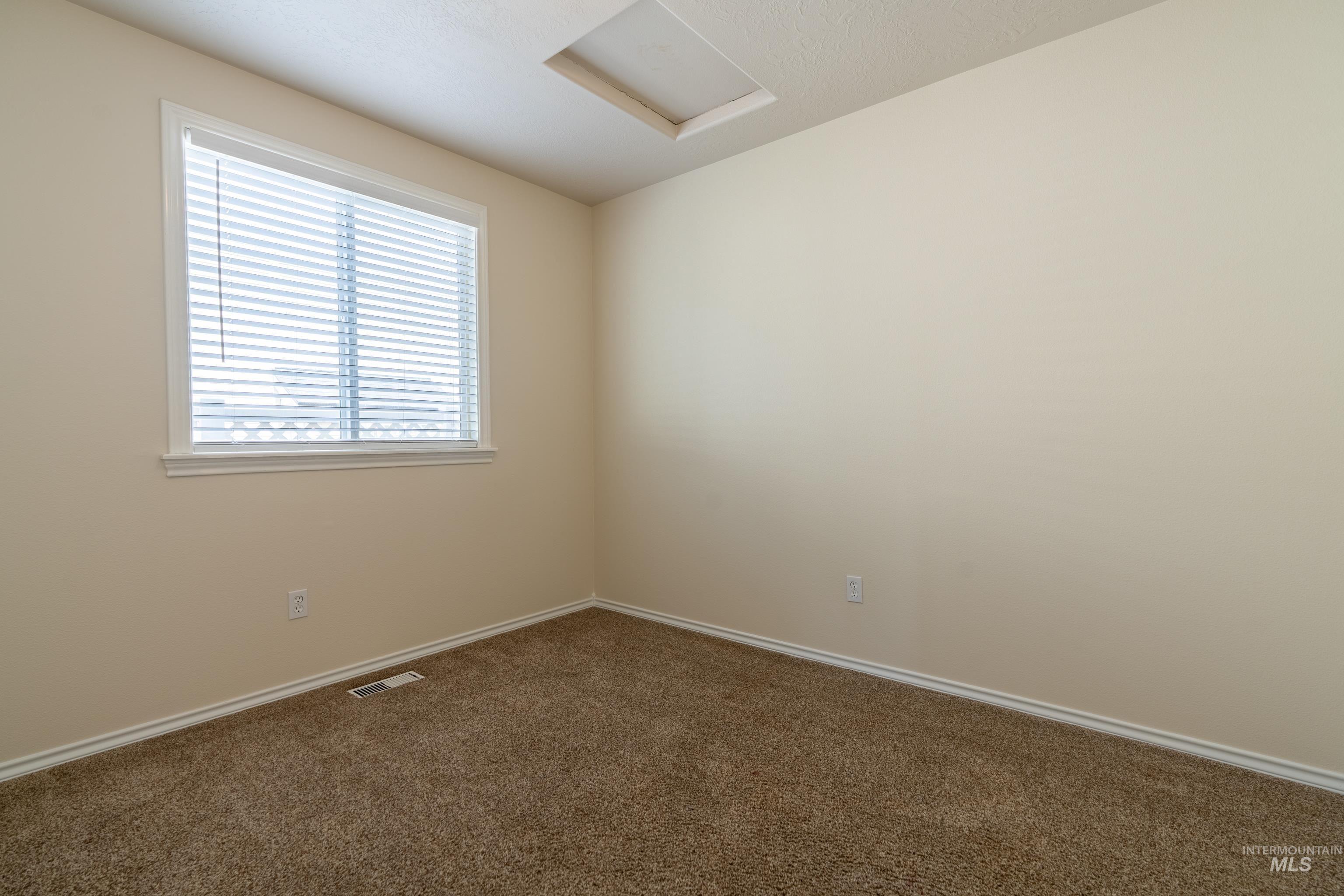 5263 N Arezzo Ave., Meridian, Idaho 83646, 4 Bedrooms, 2 Bathrooms, Residential For Sale, Price $425,000,MLS 98998626