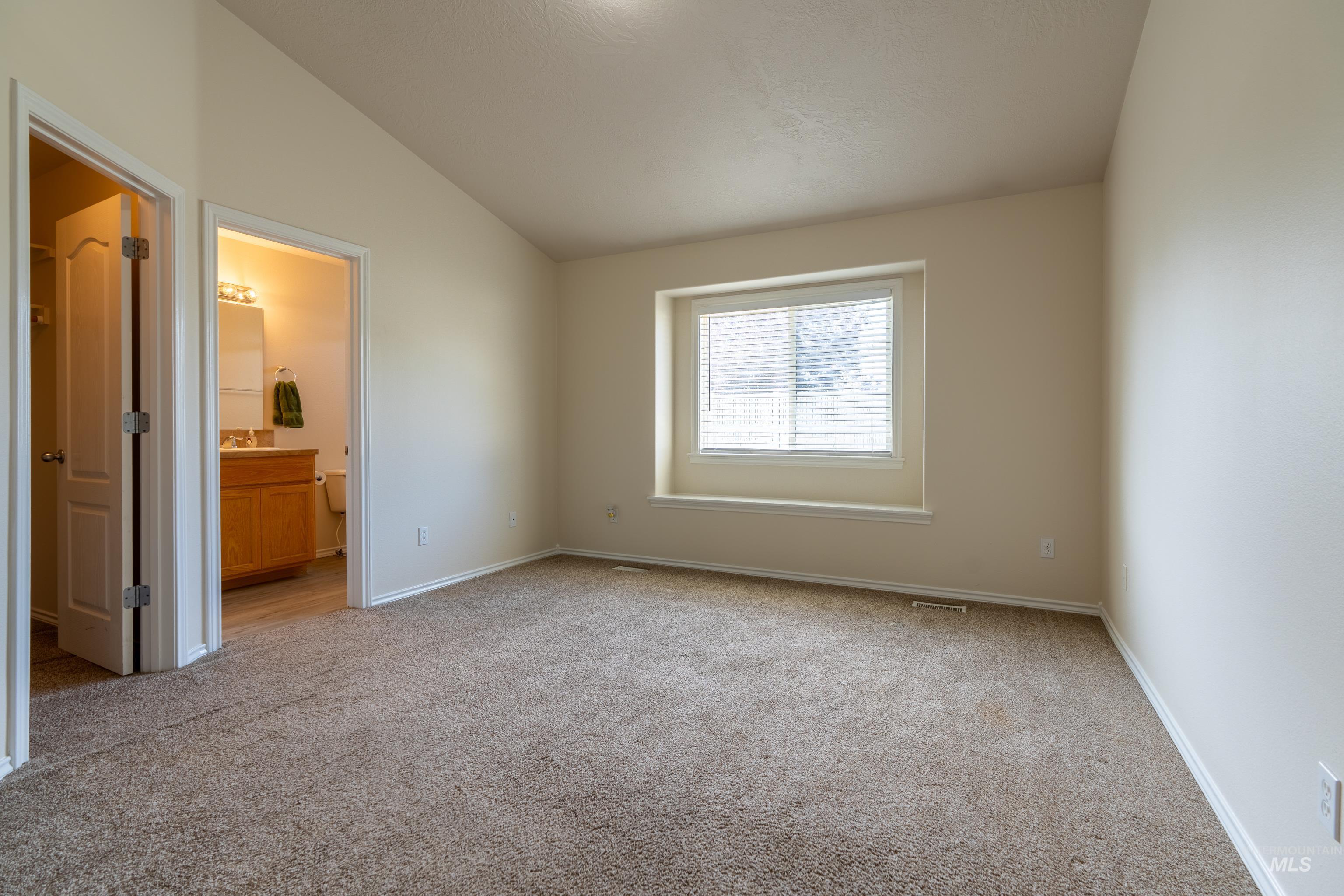 5263 N Arezzo Ave., Meridian, Idaho 83646, 4 Bedrooms, 2 Bathrooms, Residential For Sale, Price $425,000,MLS 98998626