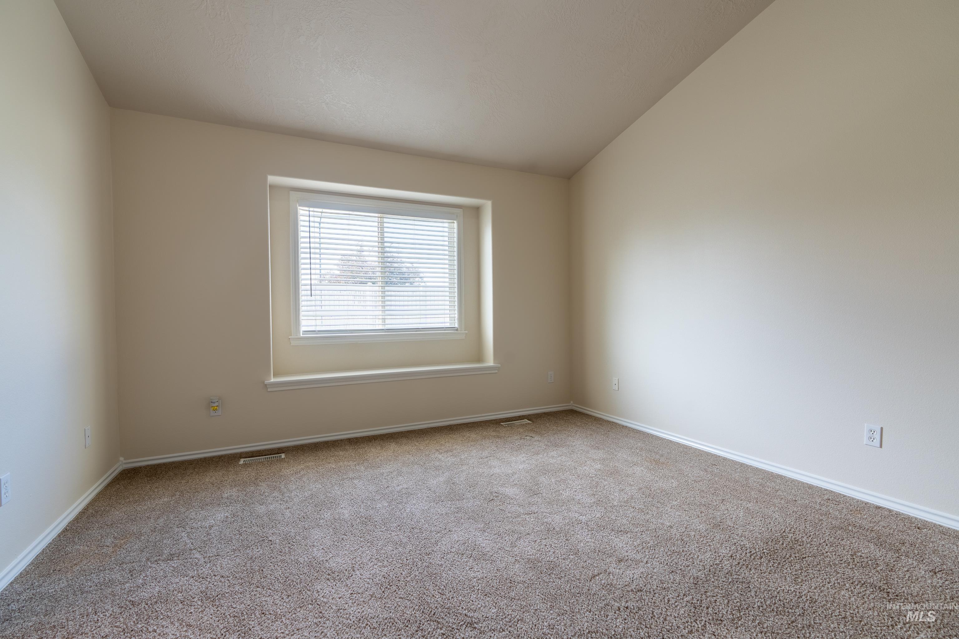 5263 N Arezzo Ave., Meridian, Idaho 83646, 4 Bedrooms, 2 Bathrooms, Residential For Sale, Price $425,000,MLS 98998626