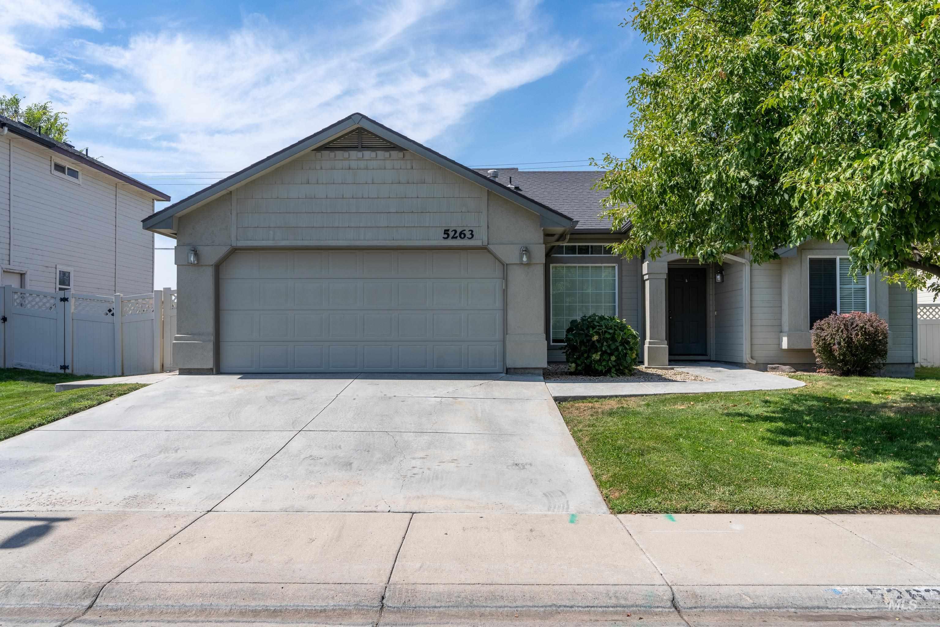 5263 N Arezzo Ave., Meridian, Idaho 83646, 4 Bedrooms, 2 Bathrooms, Residential For Sale, Price $425,000,MLS 98998626