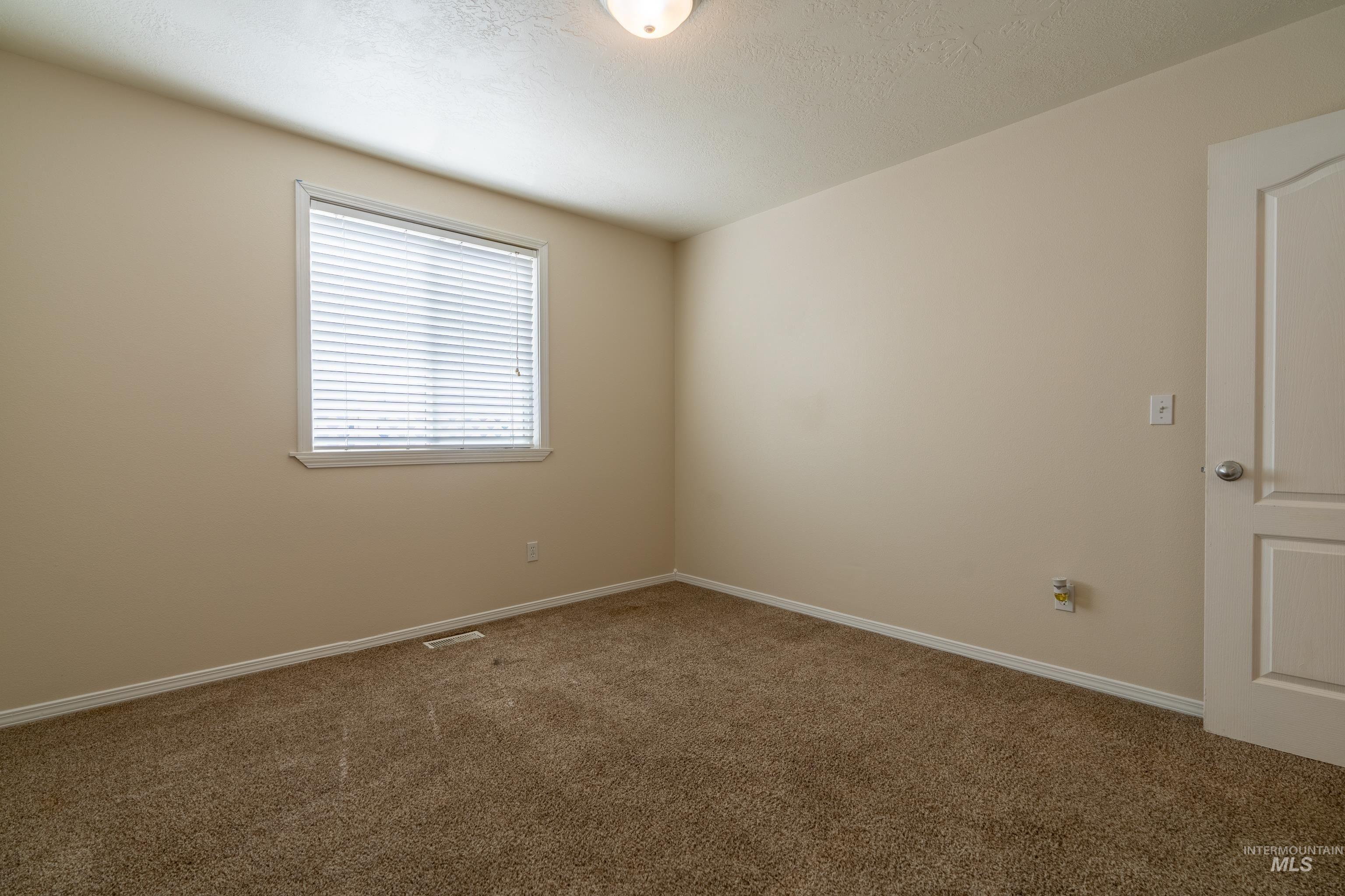 5263 N Arezzo Ave., Meridian, Idaho 83646, 4 Bedrooms, 2 Bathrooms, Residential For Sale, Price $425,000,MLS 98998626