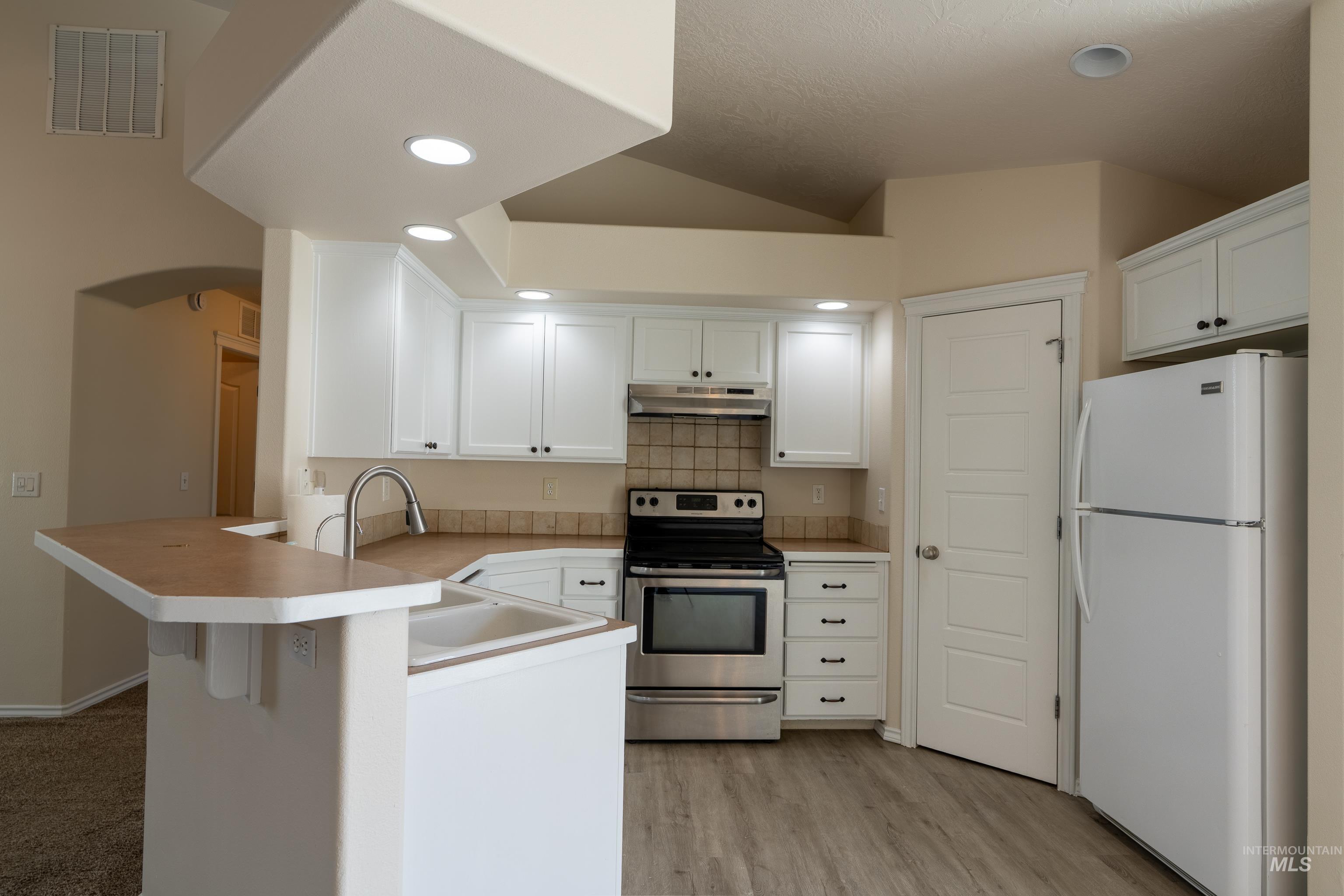 5263 N Arezzo Ave., Meridian, Idaho 83646, 4 Bedrooms, 2 Bathrooms, Residential For Sale, Price $425,000,MLS 98998626