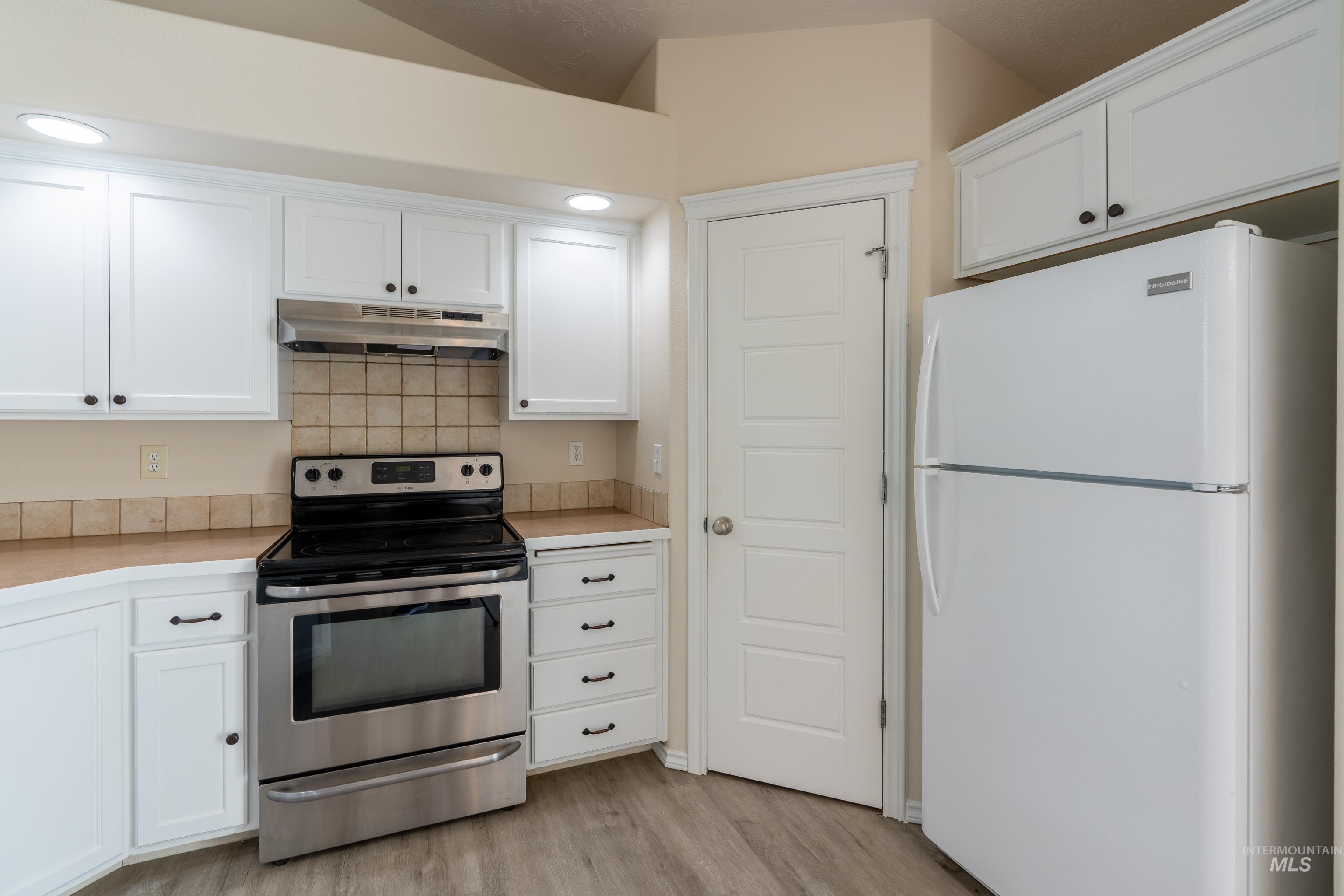 5263 N Arezzo Ave., Meridian, Idaho 83646, 4 Bedrooms, 2 Bathrooms, Residential For Sale, Price $425,000,MLS 98998626