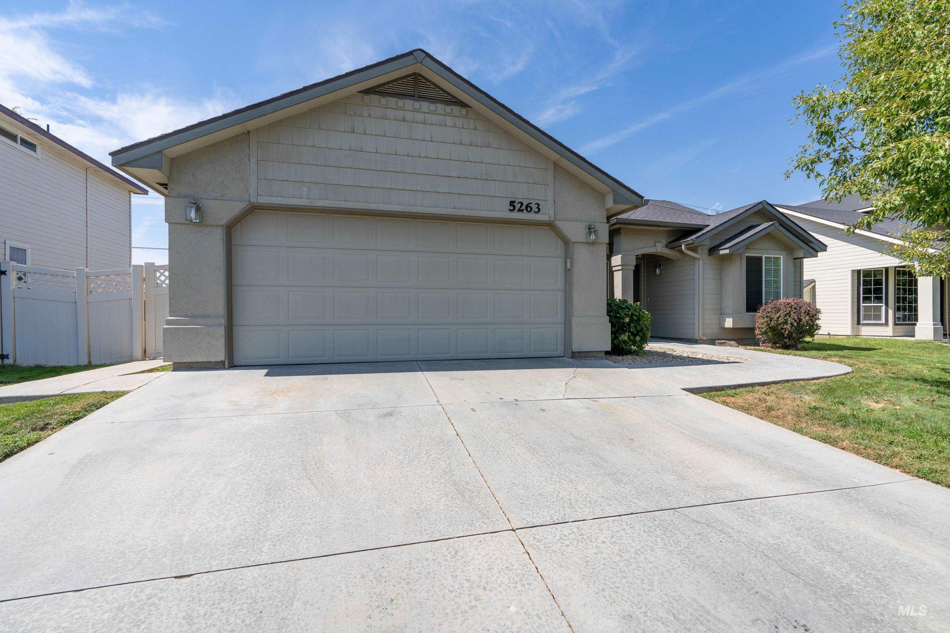 5263 N Arezzo Ave., Meridian, Idaho 83646, 4 Bedrooms, 2 Bathrooms, Residential For Sale, Price $425,000,MLS 98998626