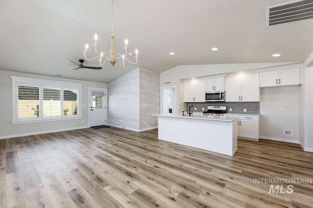 122 W Hyndman Drive, Meridian, Idaho 83642, 3 Bedrooms, 2 Bathrooms, Residential For Sale, Price $459,000,MLS 98998633