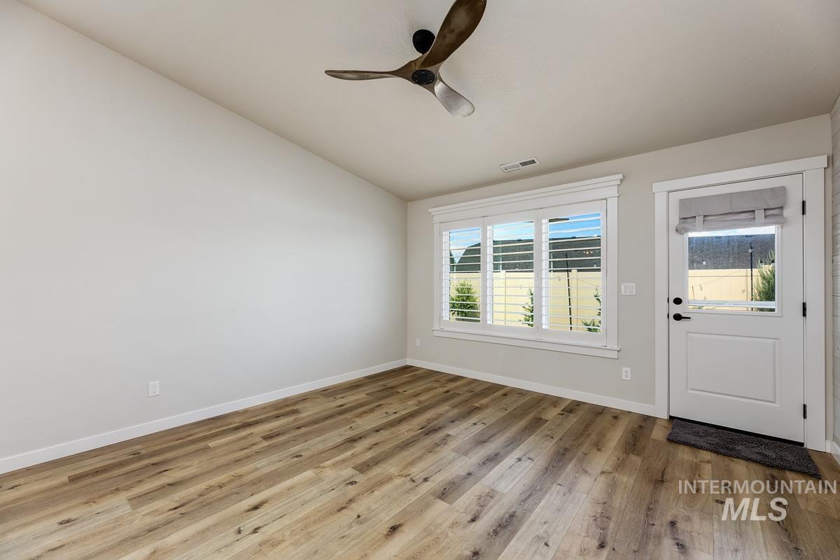 122 W Hyndman Drive, Meridian, Idaho 83642, 3 Bedrooms, 2 Bathrooms, Residential For Sale, Price $459,000,MLS 98998633