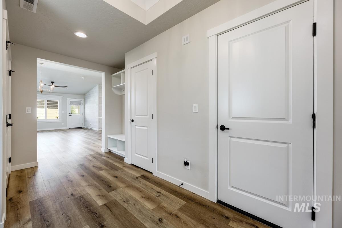 122 W Hyndman Drive, Meridian, Idaho 83642, 3 Bedrooms, 2 Bathrooms, Residential For Sale, Price $459,000,MLS 98998633