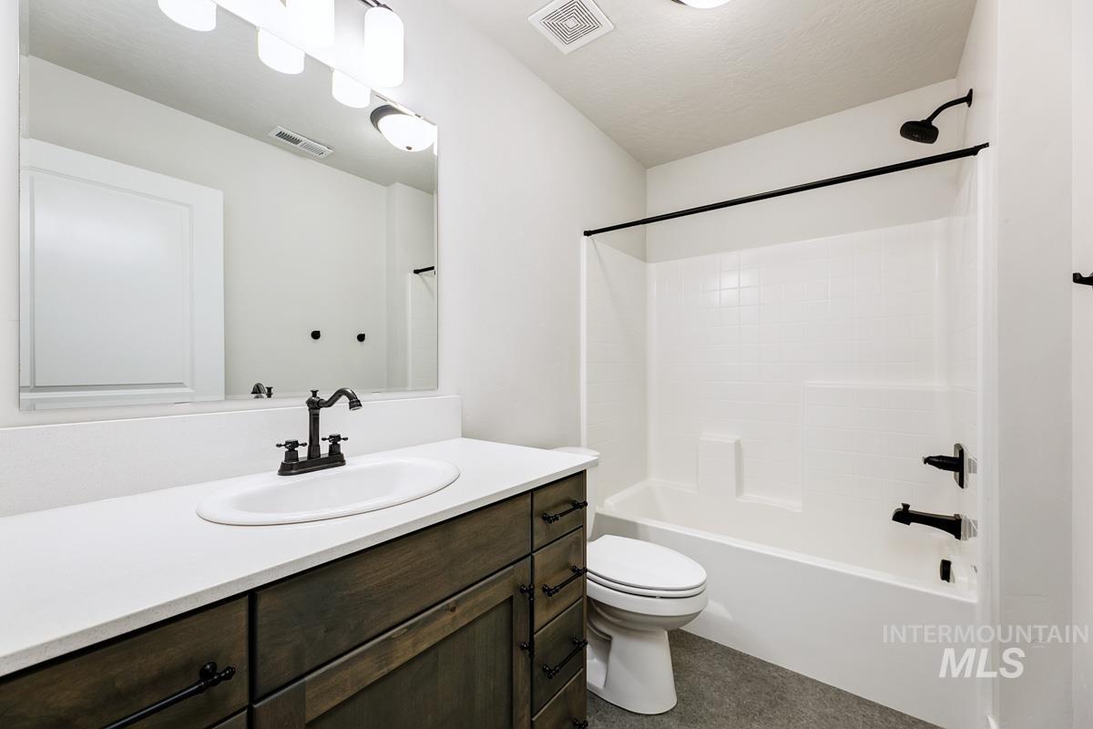 122 W Hyndman Drive, Meridian, Idaho 83642, 3 Bedrooms, 2 Bathrooms, Residential For Sale, Price $459,000,MLS 98998633