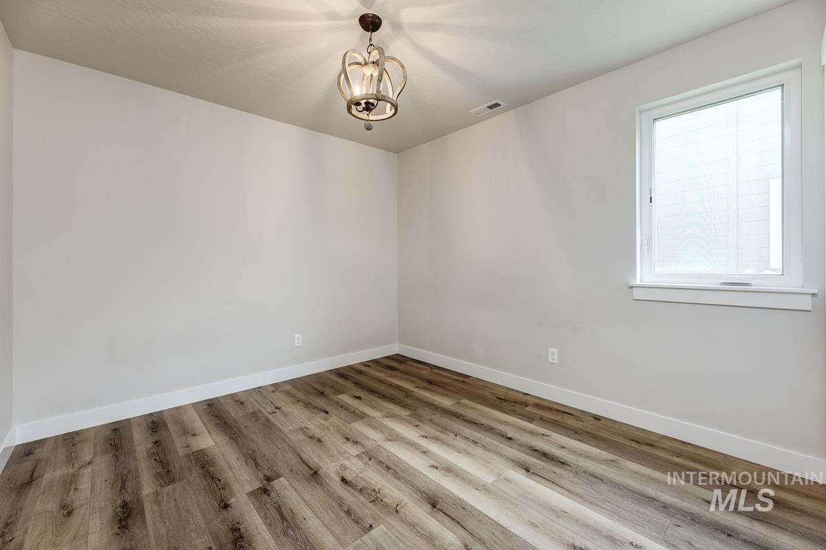 122 W Hyndman Drive, Meridian, Idaho 83642, 3 Bedrooms, 2 Bathrooms, Residential For Sale, Price $459,000,MLS 98998633