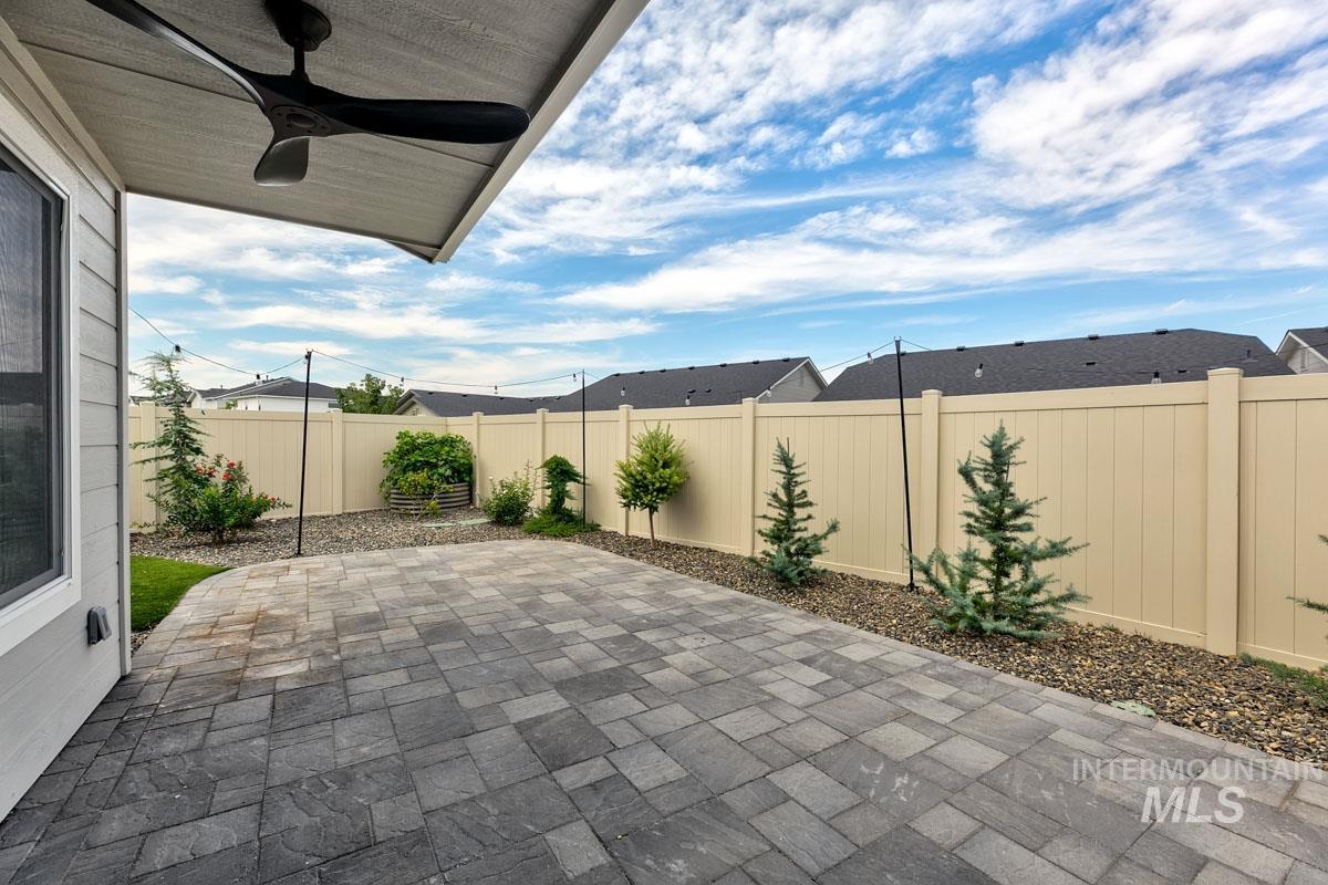 122 W Hyndman Drive, Meridian, Idaho 83642, 3 Bedrooms, 2 Bathrooms, Residential For Sale, Price $459,000,MLS 98998633