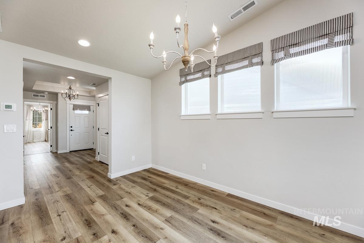 122 W Hyndman Drive, Meridian, Idaho 83642, 3 Bedrooms, 2 Bathrooms, Residential For Sale, Price $459,000,MLS 98998633