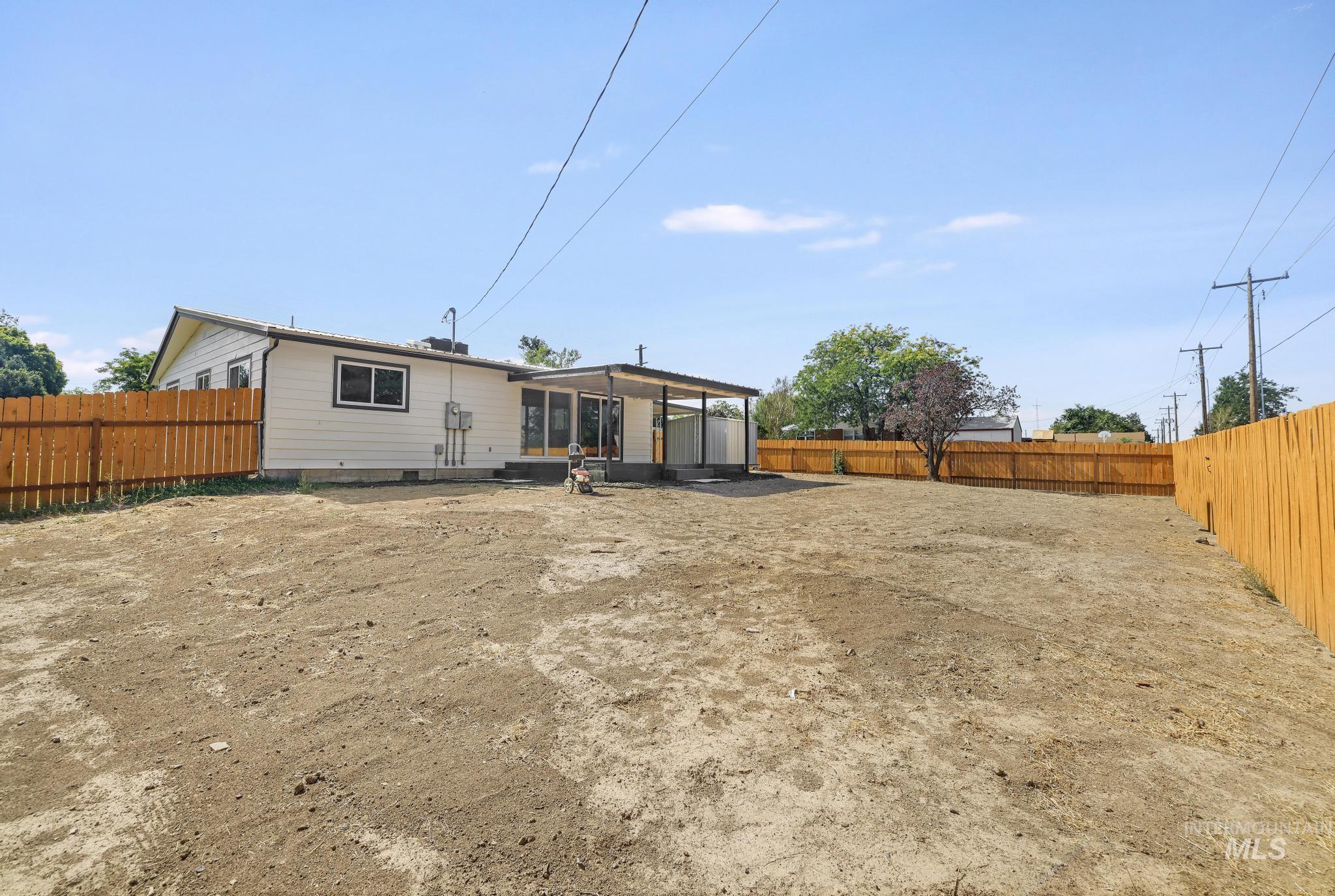 220 Main St, Buhl, Idaho 83316, 2 Bedrooms, 1 Bathroom, Residential For Sale, Price $279,000,MLS 98998634