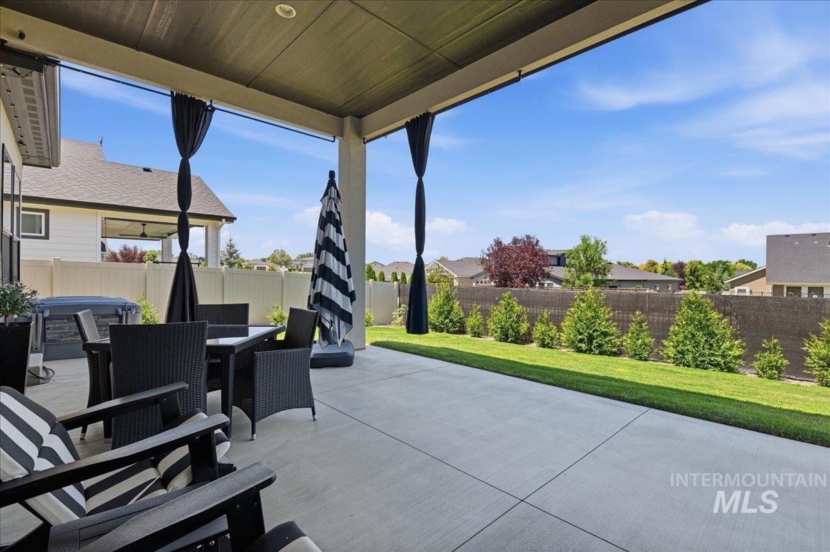 3042 E Columbus River Court, Nampa, Idaho 83686, 3 Bedrooms, 2 Bathrooms, Residential For Sale, Price $724,900,MLS 98998635