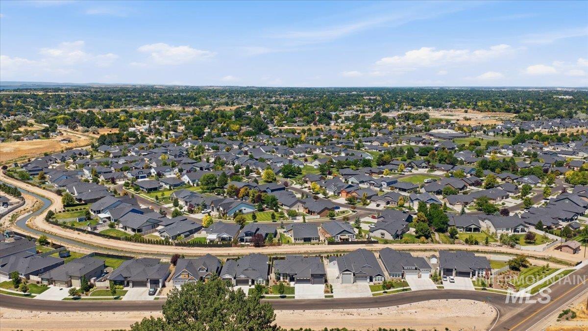 3042 E Columbus River Court, Nampa, Idaho 83686, 3 Bedrooms, 2 Bathrooms, Residential For Sale, Price $724,900,MLS 98998635