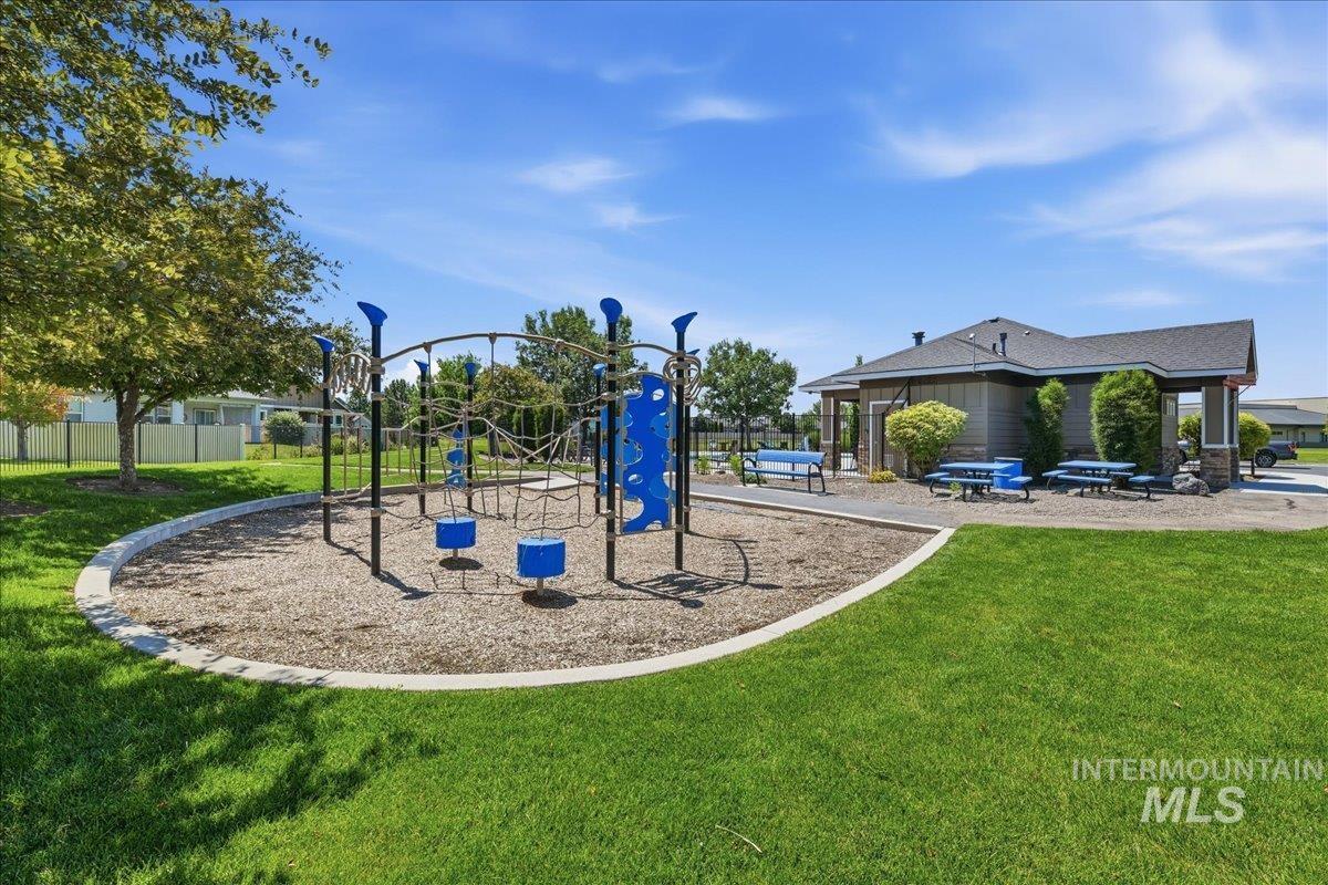 3042 E Columbus River Court, Nampa, Idaho 83686, 3 Bedrooms, 2 Bathrooms, Residential For Sale, Price $724,900,MLS 98998635