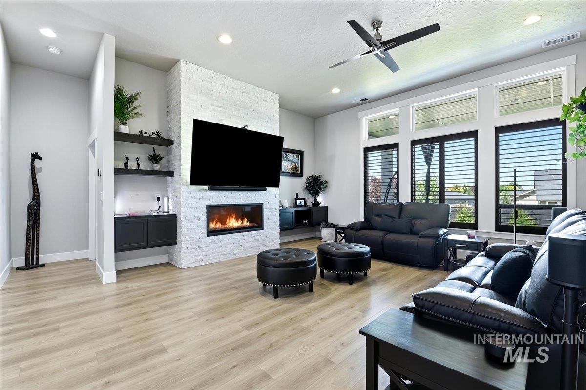 3042 E Columbus River Court, Nampa, Idaho 83686, 3 Bedrooms, 2 Bathrooms, Residential For Sale, Price $724,900,MLS 98998635