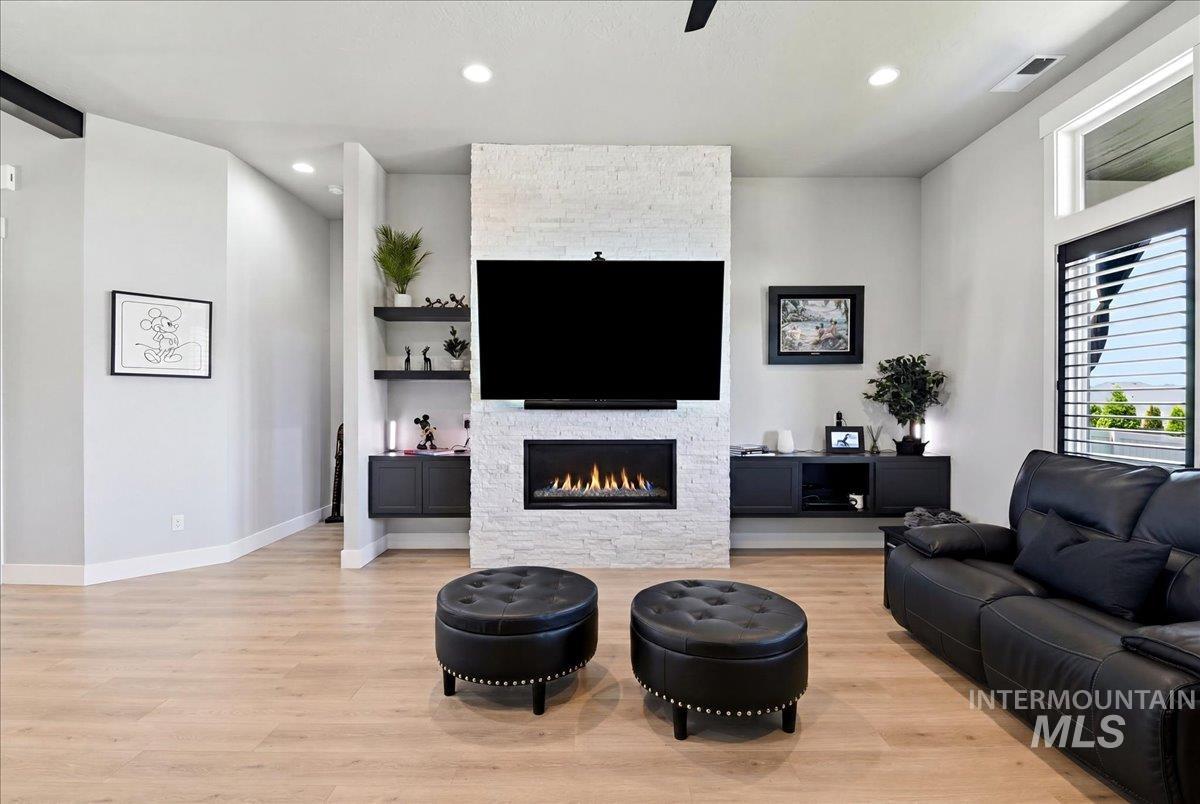 3042 E Columbus River Court, Nampa, Idaho 83686, 3 Bedrooms, 2 Bathrooms, Residential For Sale, Price $724,900,MLS 98998635