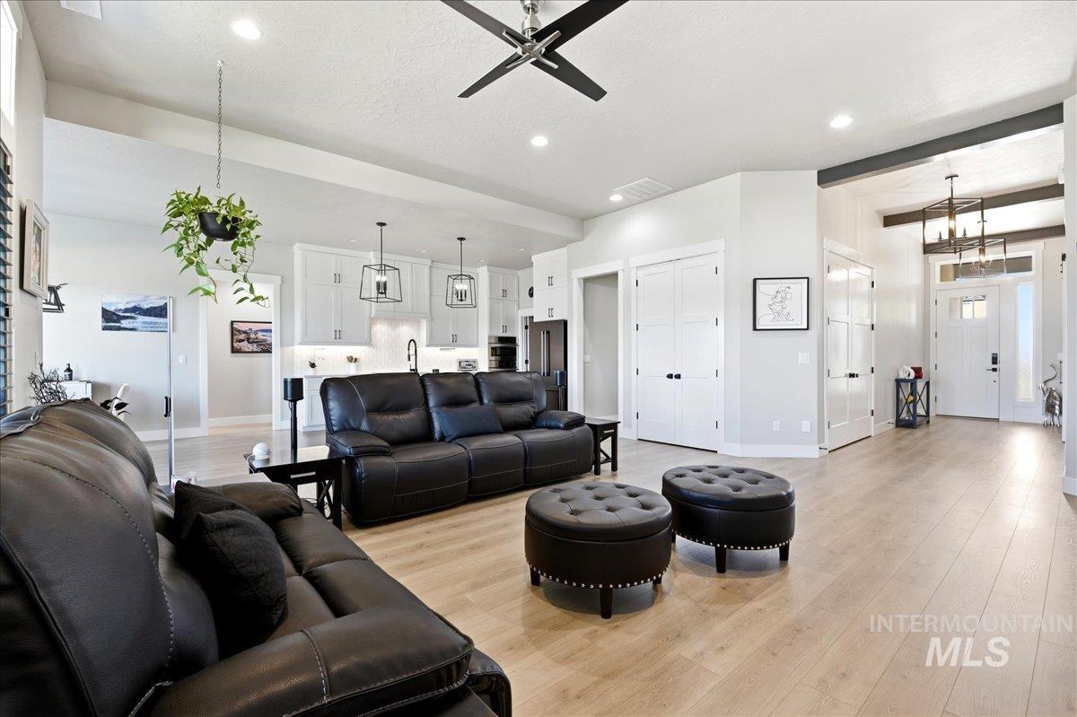 3042 E Columbus River Court, Nampa, Idaho 83686, 3 Bedrooms, 2 Bathrooms, Residential For Sale, Price $724,900,MLS 98998635