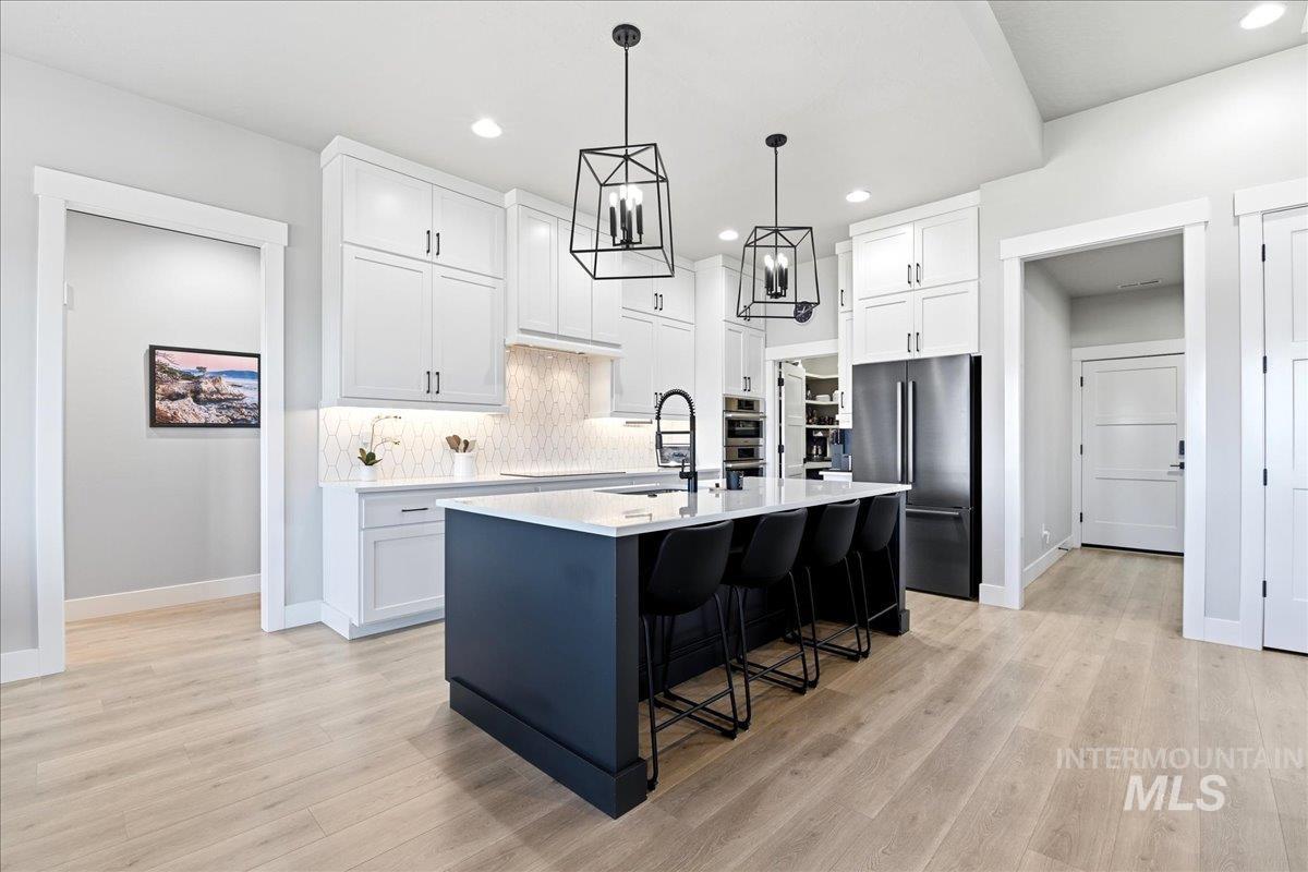 3042 E Columbus River Court, Nampa, Idaho 83686, 3 Bedrooms, 2 Bathrooms, Residential For Sale, Price $724,900,MLS 98998635