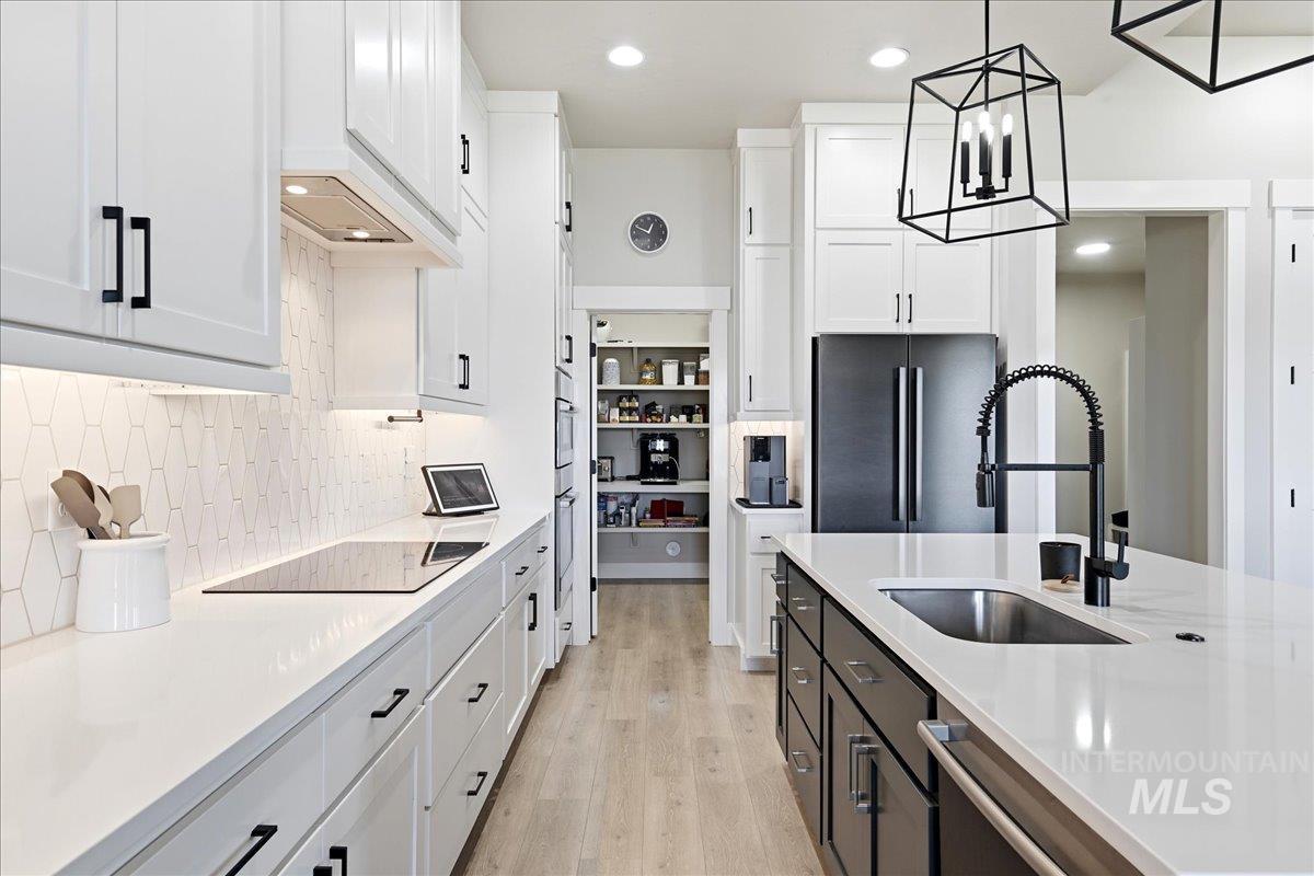 3042 E Columbus River Court, Nampa, Idaho 83686, 3 Bedrooms, 2 Bathrooms, Residential For Sale, Price $724,900,MLS 98998635