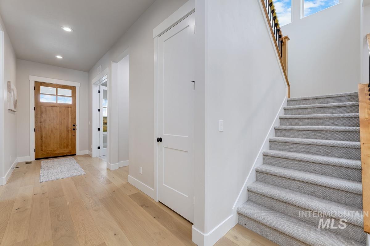 5826 S Zaivcla Ave, Meridian, Idaho 83642, 4 Bedrooms, 4 Bathrooms, Residential For Sale, Price $941,147, 98998636