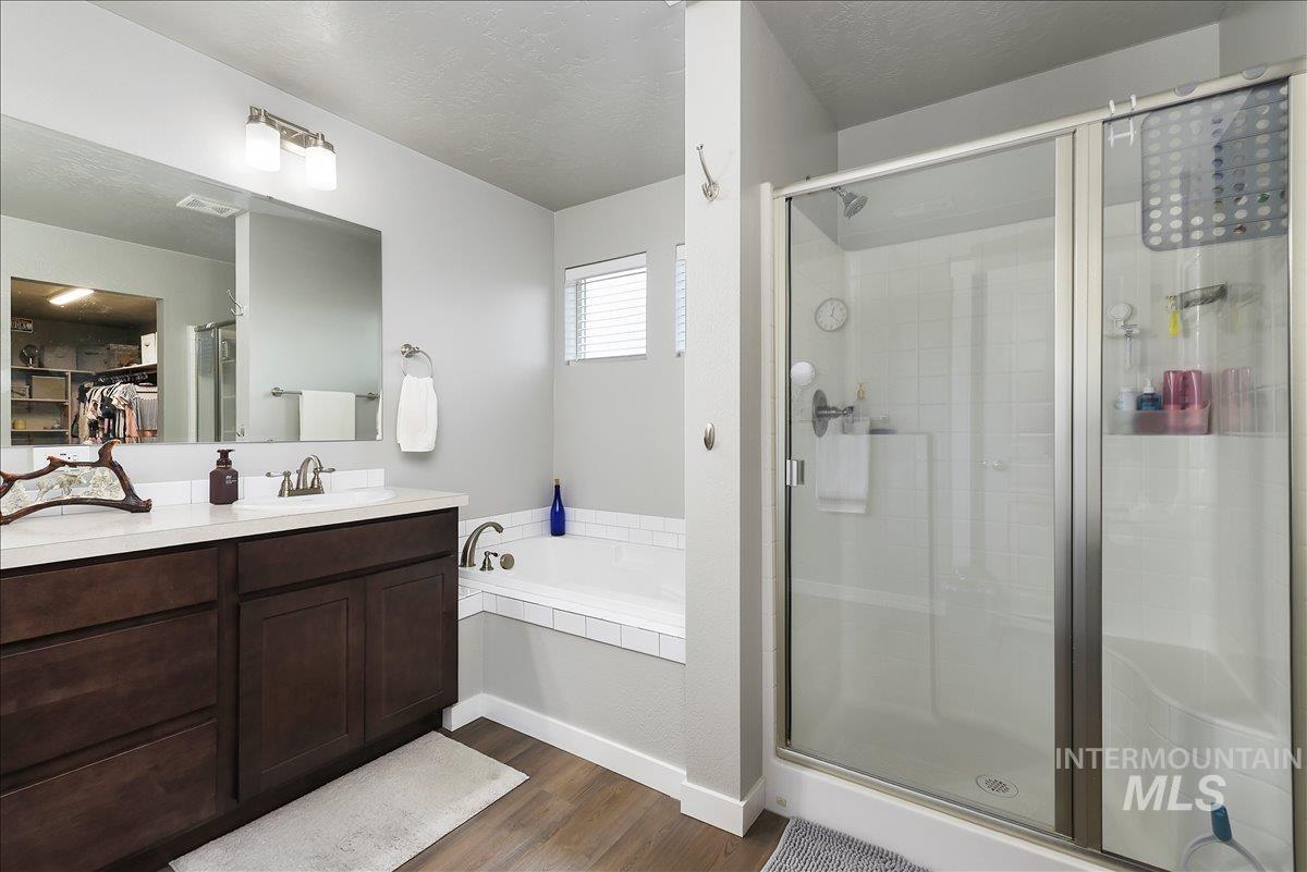 6714 E Harrington Dr, Nampa, Idaho 83646, 5 Bedrooms, 2.5 Bathrooms, Residential For Sale, Price $499,900,MLS 98998638