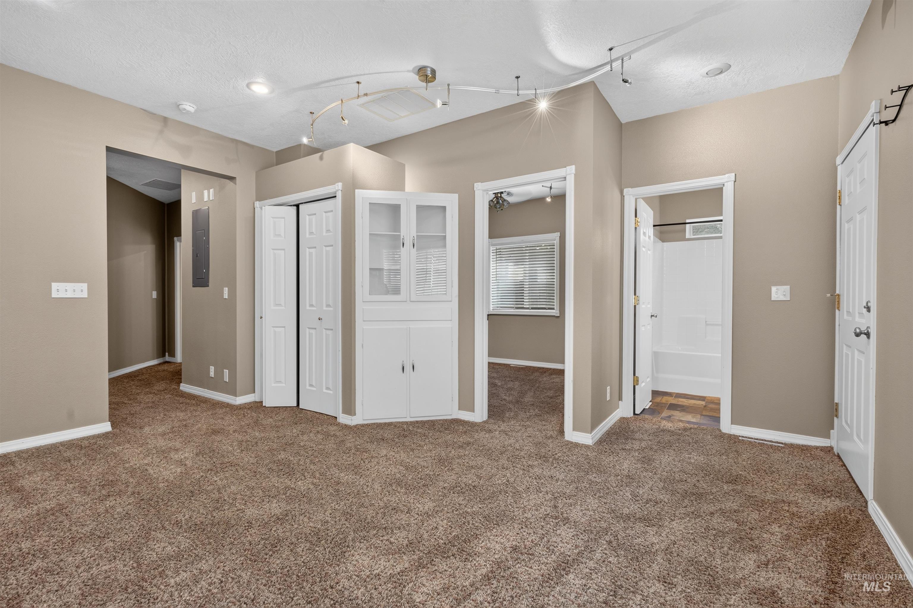 2805 W Moore St, Boise, Idaho 83702, 7 Bedrooms, 6 Bathrooms, Residential For Sale, Price $1,290,000,MLS 98998640
