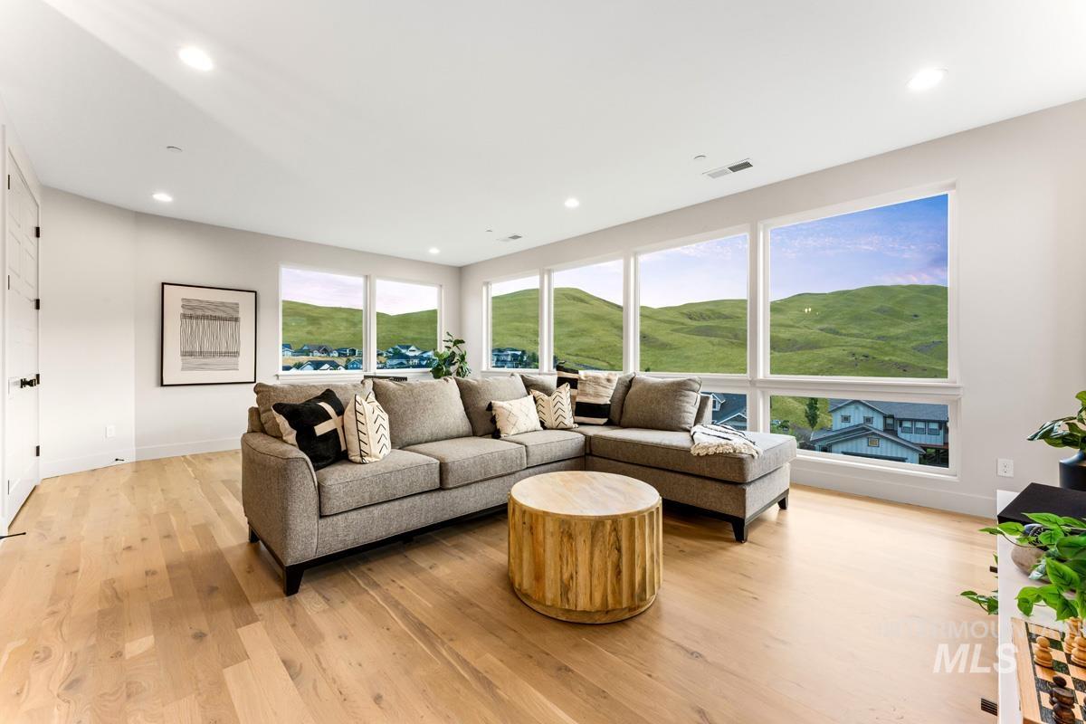6062 E Marmount Ct, Boise, Idaho 83716, 5 Bedrooms, 5.5 Bathrooms, Residential For Sale, Price $2,599,900,MLS 98998641