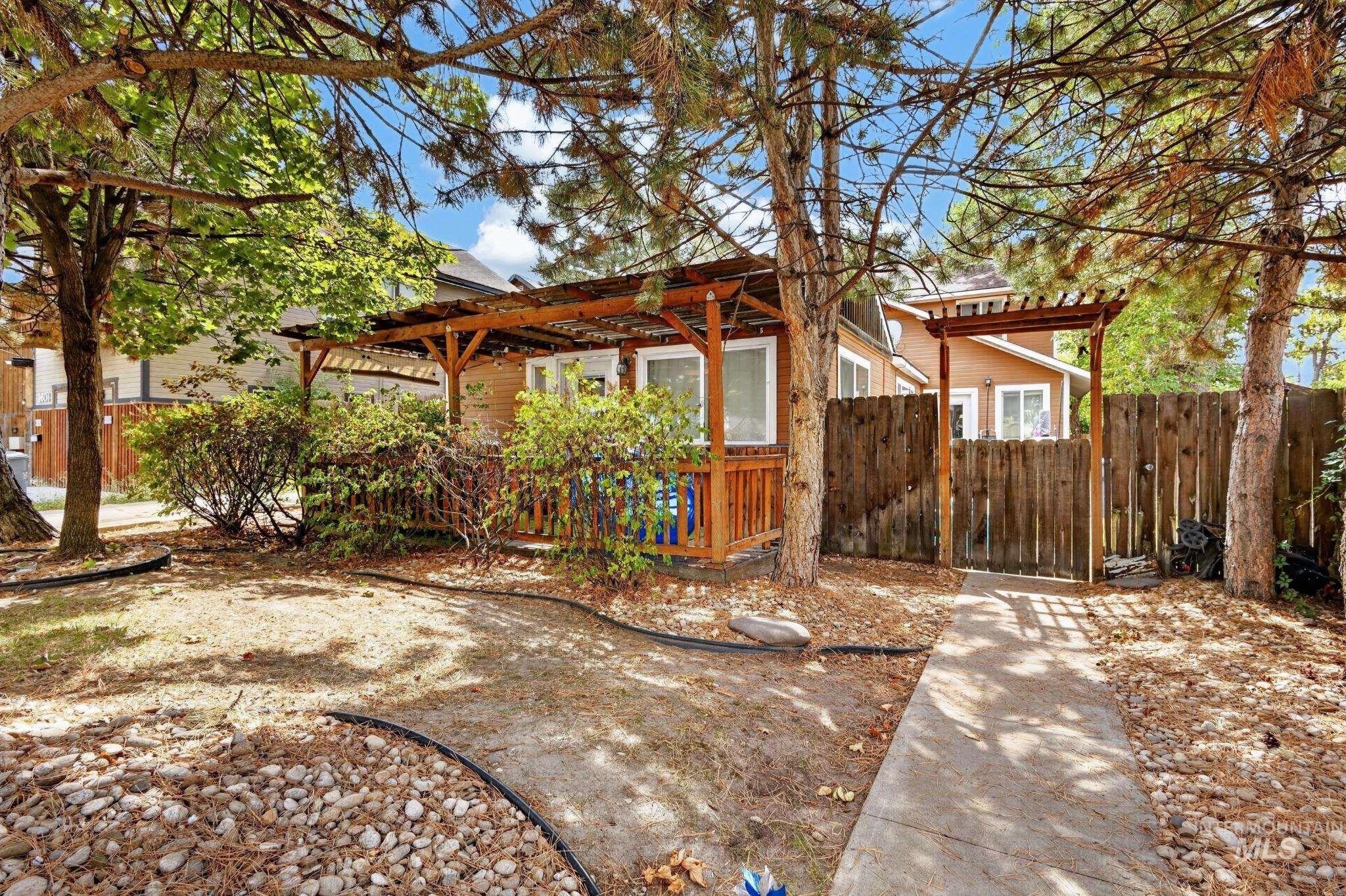 2805 W Moore St, Boise, Idaho 83702, 2 Bedrooms, 2 Bathrooms, Residential Income For Sale, Price $1,290,000,MLS 98998642