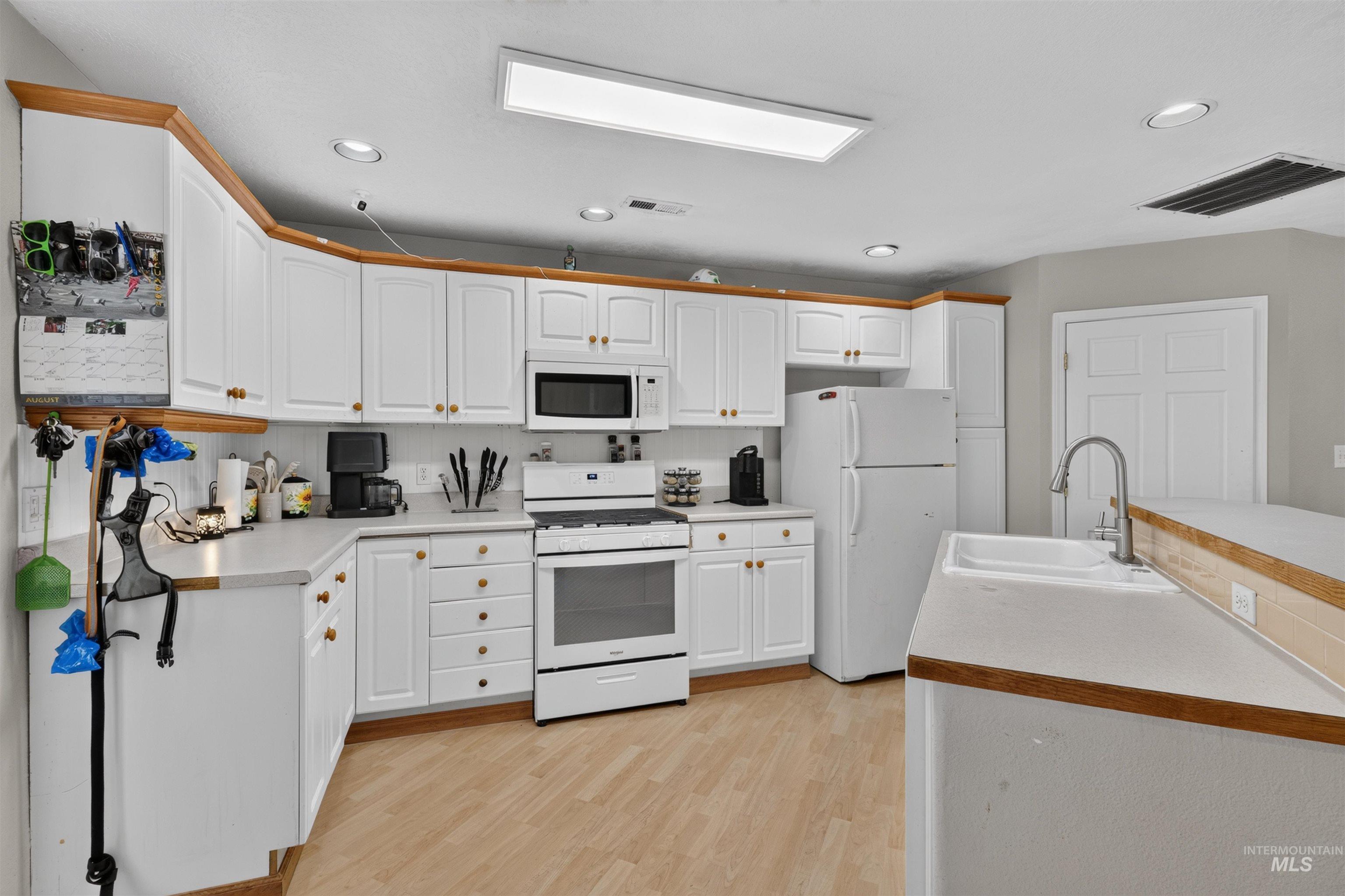 2805 W Moore St, Boise, Idaho 83702, 2 Bedrooms, 2 Bathrooms, Residential Income For Sale, Price $1,290,000,MLS 98998642