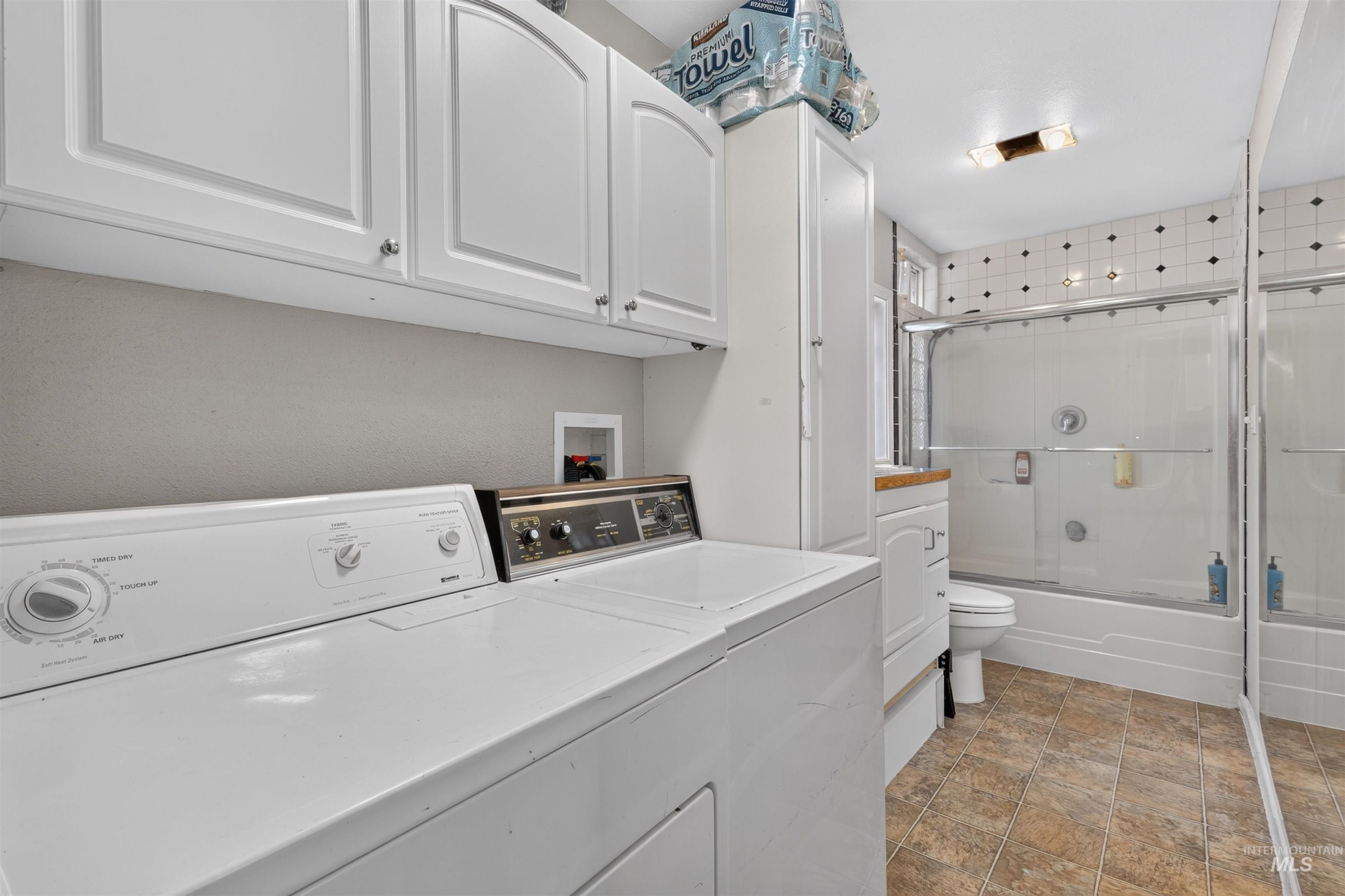 2805 W Moore St, Boise, Idaho 83702, 2 Bedrooms, 2 Bathrooms, Residential Income For Sale, Price $1,290,000,MLS 98998642