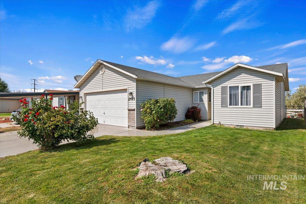 2411 Gosling Street, Caldwell, Idaho 83605, 3 Bedrooms, 2 Bathrooms, Residential For Sale, Price $344,900,MLS 98998643