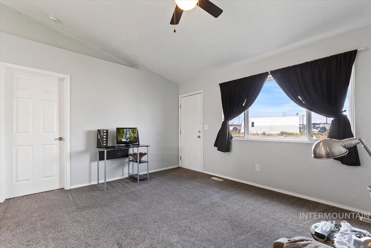 2411 Gosling Street, Caldwell, Idaho 83605, 3 Bedrooms, 2 Bathrooms, Residential For Sale, Price $344,900,MLS 98998643