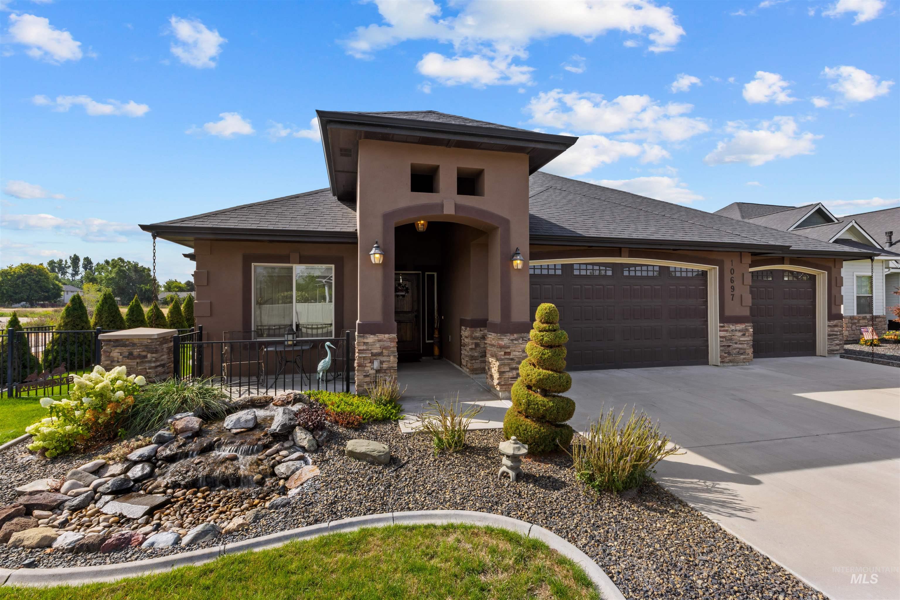 10697 W Hidden Brook Drive, Star, Idaho 83669, 3 Bedrooms, 2.5 Bathrooms, Residential For Sale, Price $549,900,MLS 98998650
