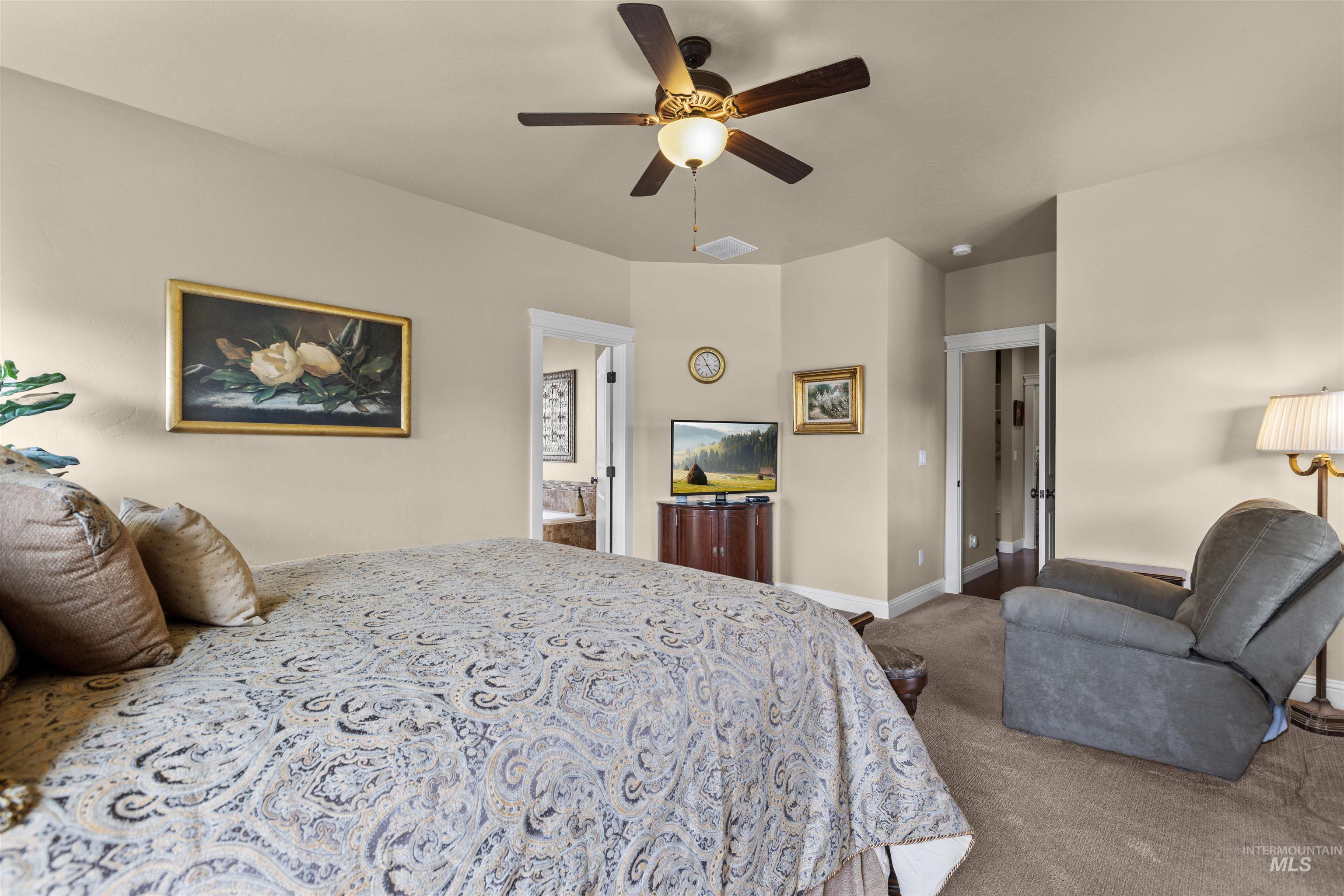10697 W Hidden Brook Drive, Star, Idaho 83669, 3 Bedrooms, 2.5 Bathrooms, Residential For Sale, Price $549,900,MLS 98998650