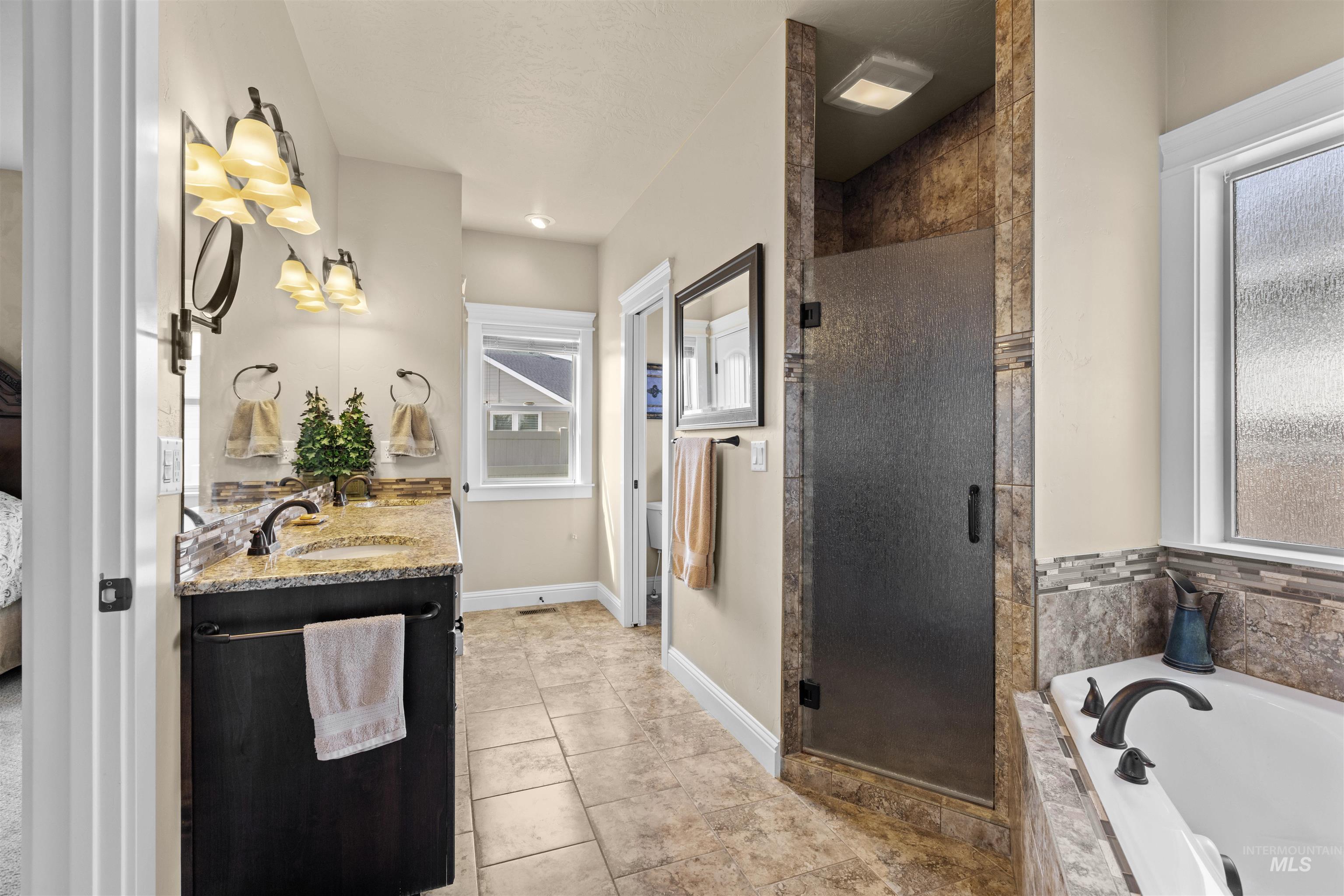 10697 W Hidden Brook Drive, Star, Idaho 83669, 3 Bedrooms, 2.5 Bathrooms, Residential For Sale, Price $549,900,MLS 98998650