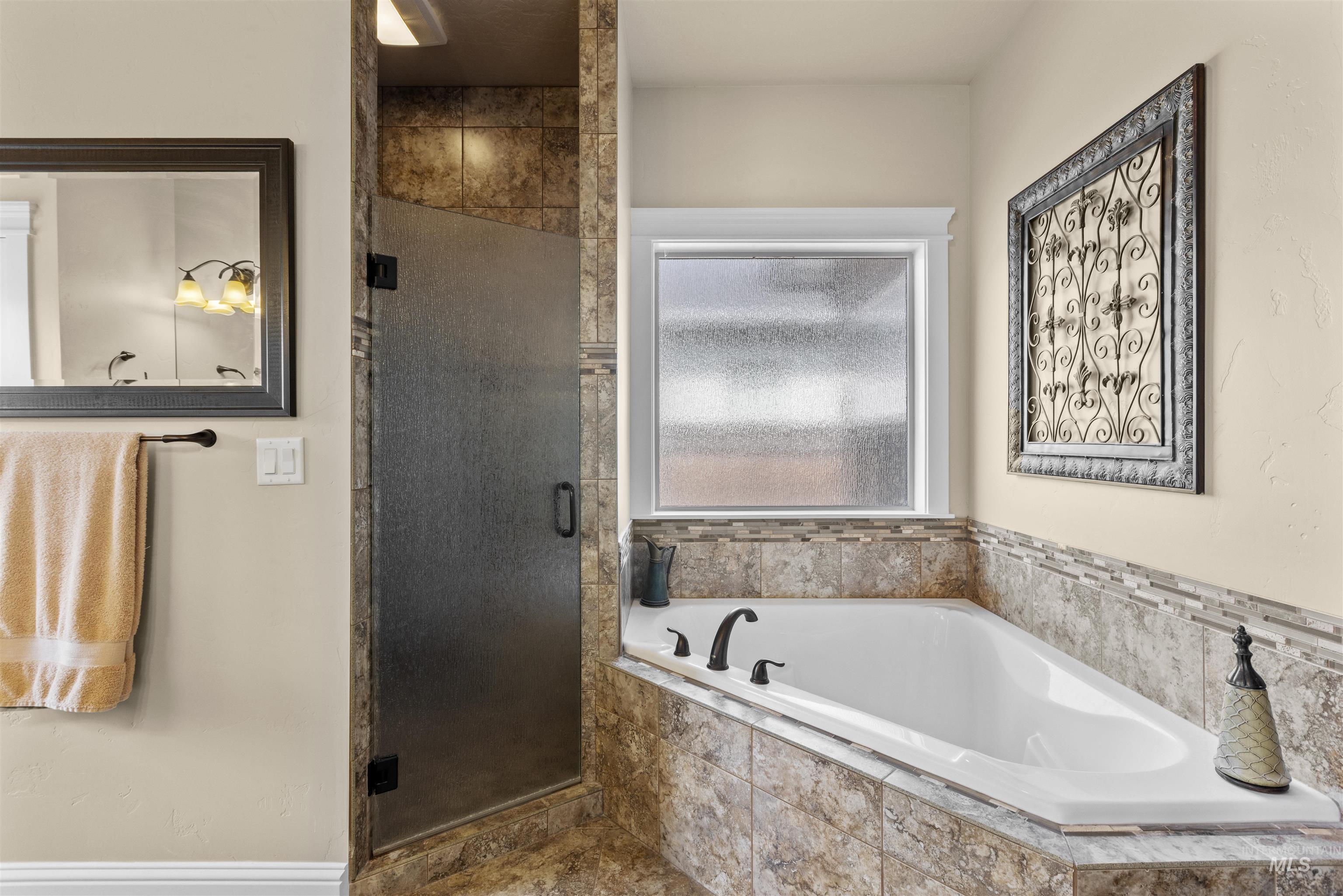 10697 W Hidden Brook Drive, Star, Idaho 83669, 3 Bedrooms, 2.5 Bathrooms, Residential For Sale, Price $549,900,MLS 98998650