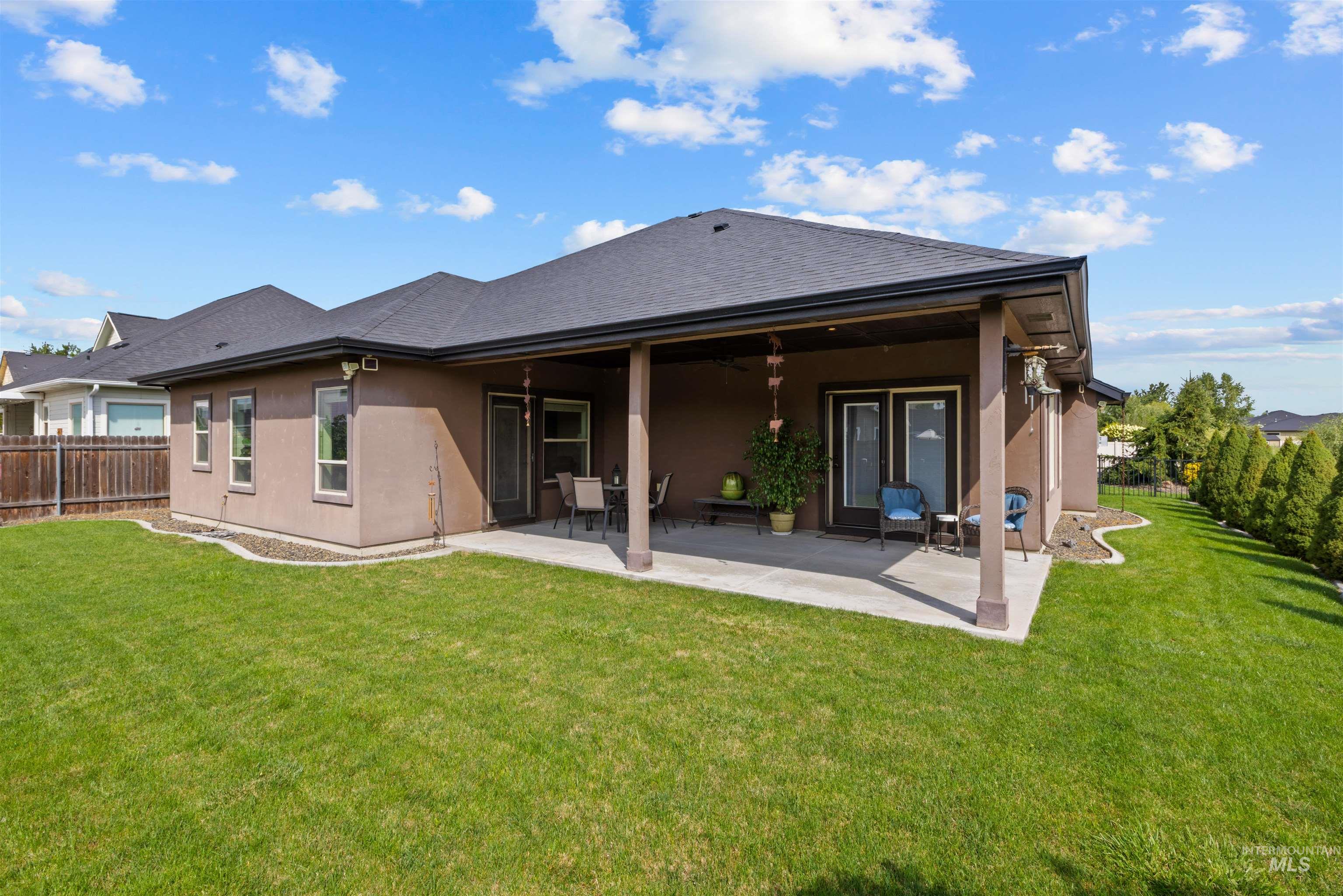 10697 W Hidden Brook Drive, Star, Idaho 83669, 3 Bedrooms, 2.5 Bathrooms, Residential For Sale, Price $549,900,MLS 98998650