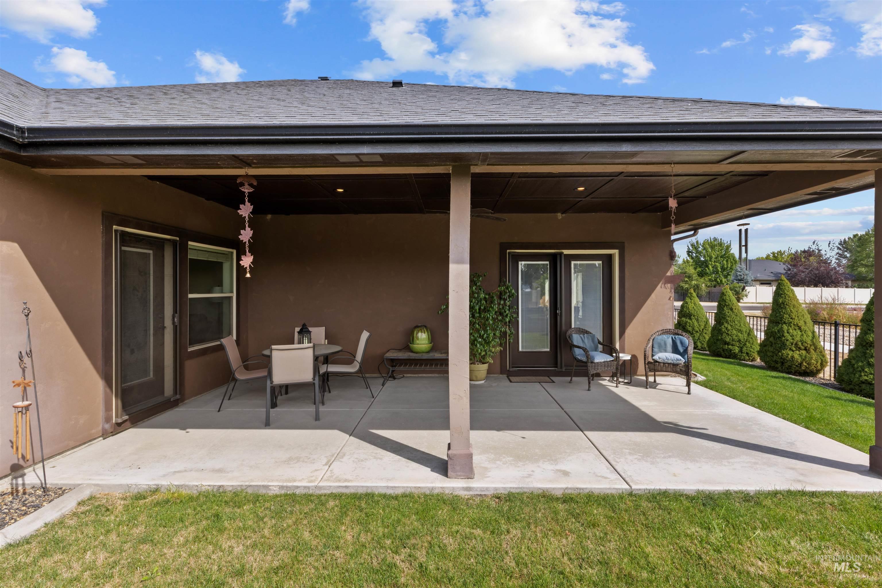 10697 W Hidden Brook Drive, Star, Idaho 83669, 3 Bedrooms, 2.5 Bathrooms, Residential For Sale, Price $549,900,MLS 98998650