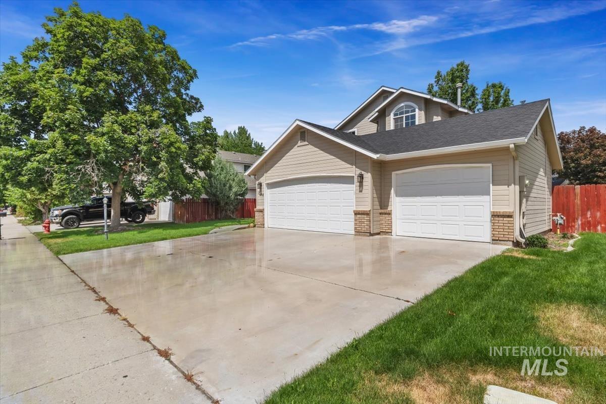1344 N Crestmont Drive, Meridian, Idaho 83642, 4 Bedrooms, 3 Bathrooms, Rental For Rent, Price $2,995, 98998654