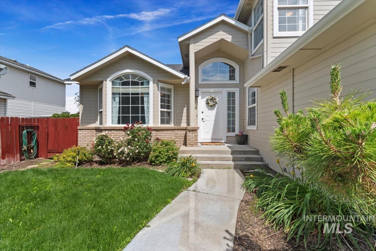 1344 N Crestmont Drive, Meridian, Idaho 83642, 4 Bedrooms, 3 Bathrooms, Rental For Rent, Price $2,995, 98998654