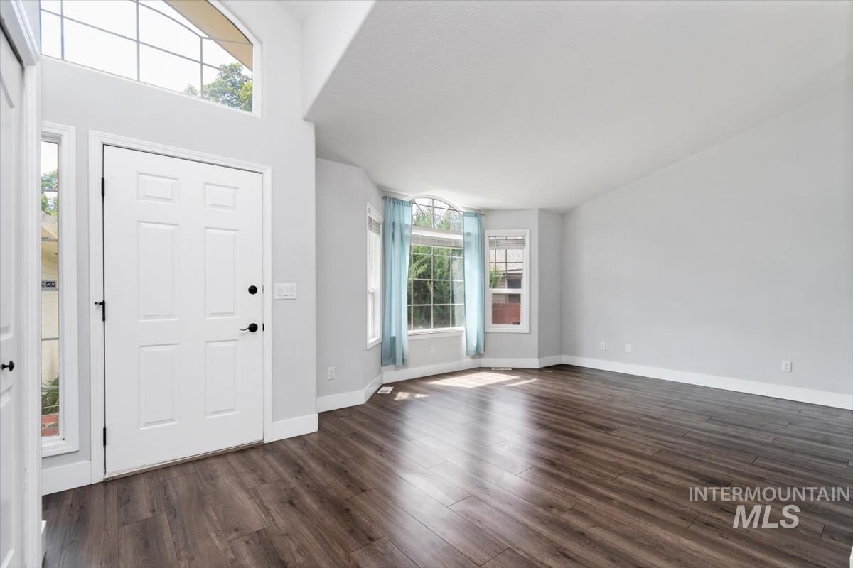 1344 N Crestmont Drive, Meridian, Idaho 83642, 4 Bedrooms, 3 Bathrooms, Rental For Rent, Price $2,995, 98998654