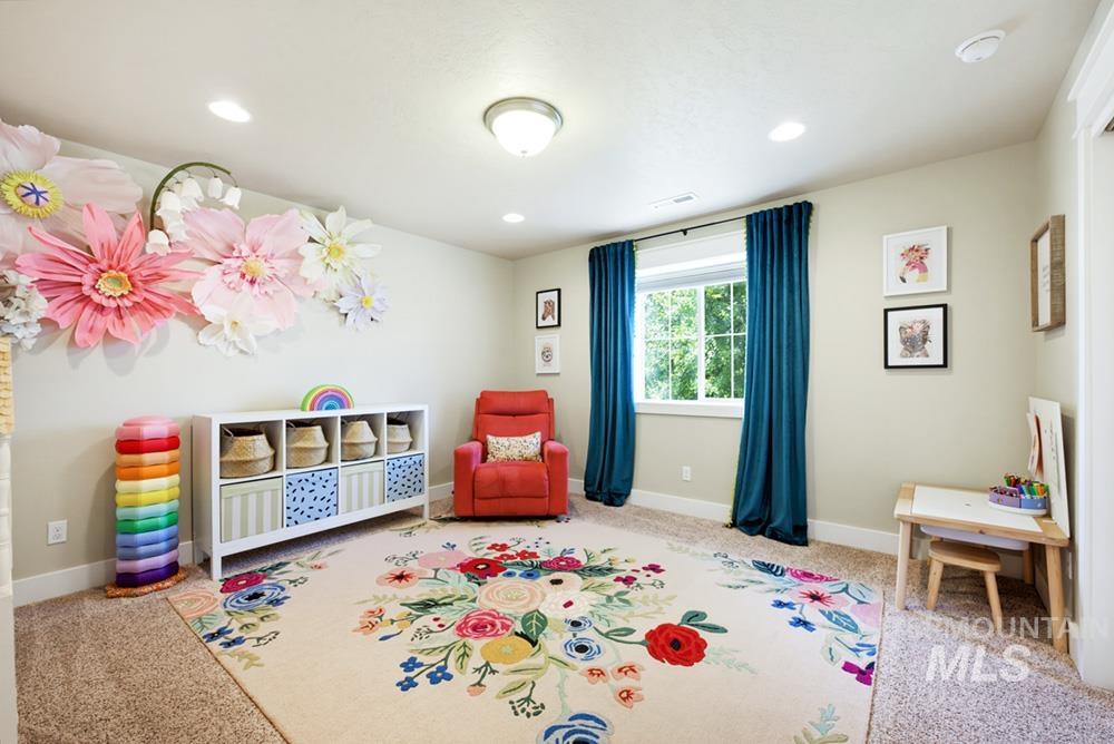 18674 Smiley Peak Ave, Nampa, Idaho 83687, 5 Bedrooms, 2.5 Bathrooms, Residential For Sale, Price $598,000, 98998661
