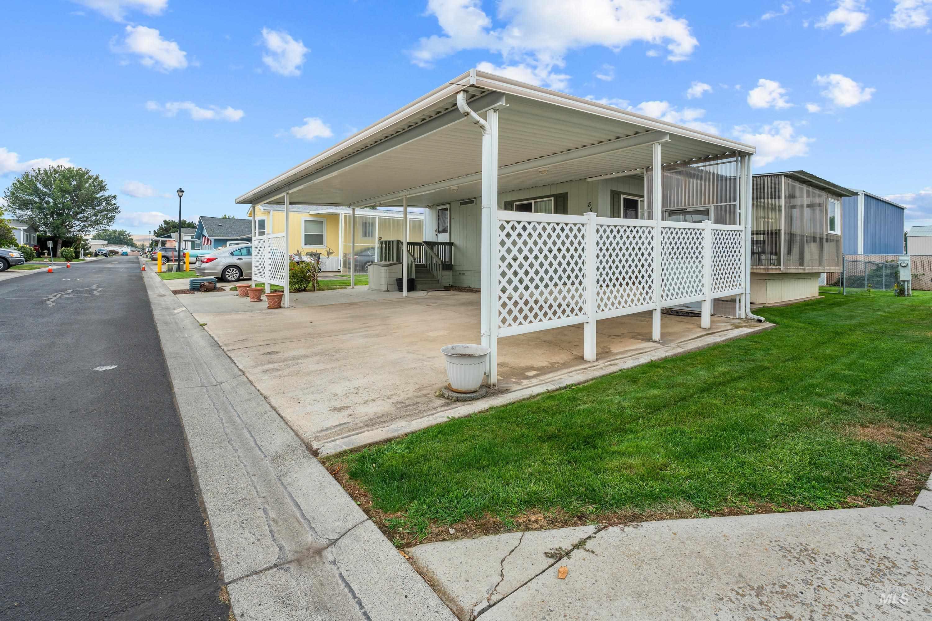 2115 6th Ave, Clarkston, Washington 99403, 3 Bedrooms, 2 Bathrooms, Residential For Sale, Price $98,000,MLS 98998664
