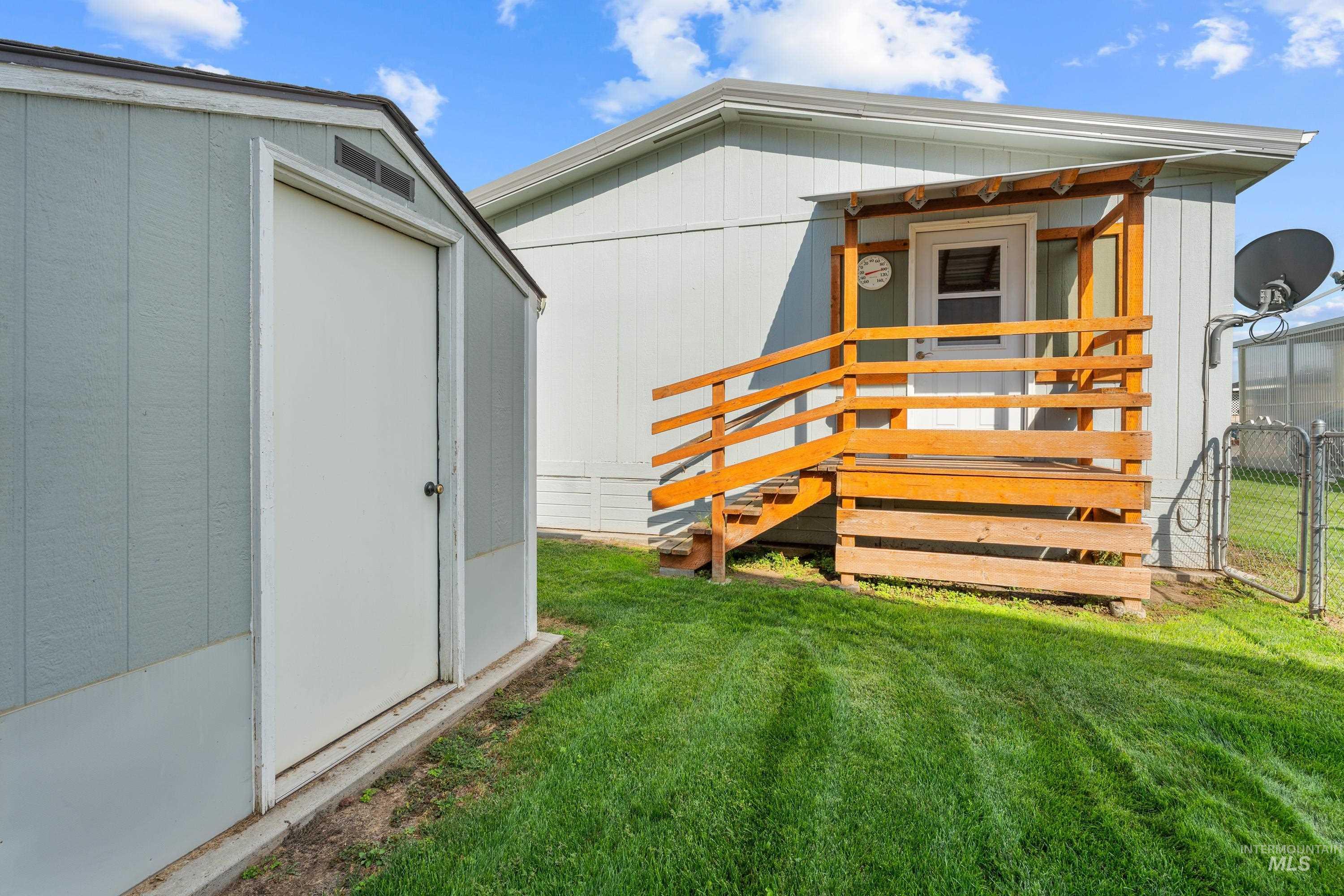 2115 6th Ave, Clarkston, Washington 99403, 3 Bedrooms, 2 Bathrooms, Residential For Sale, Price $98,000,MLS 98998664