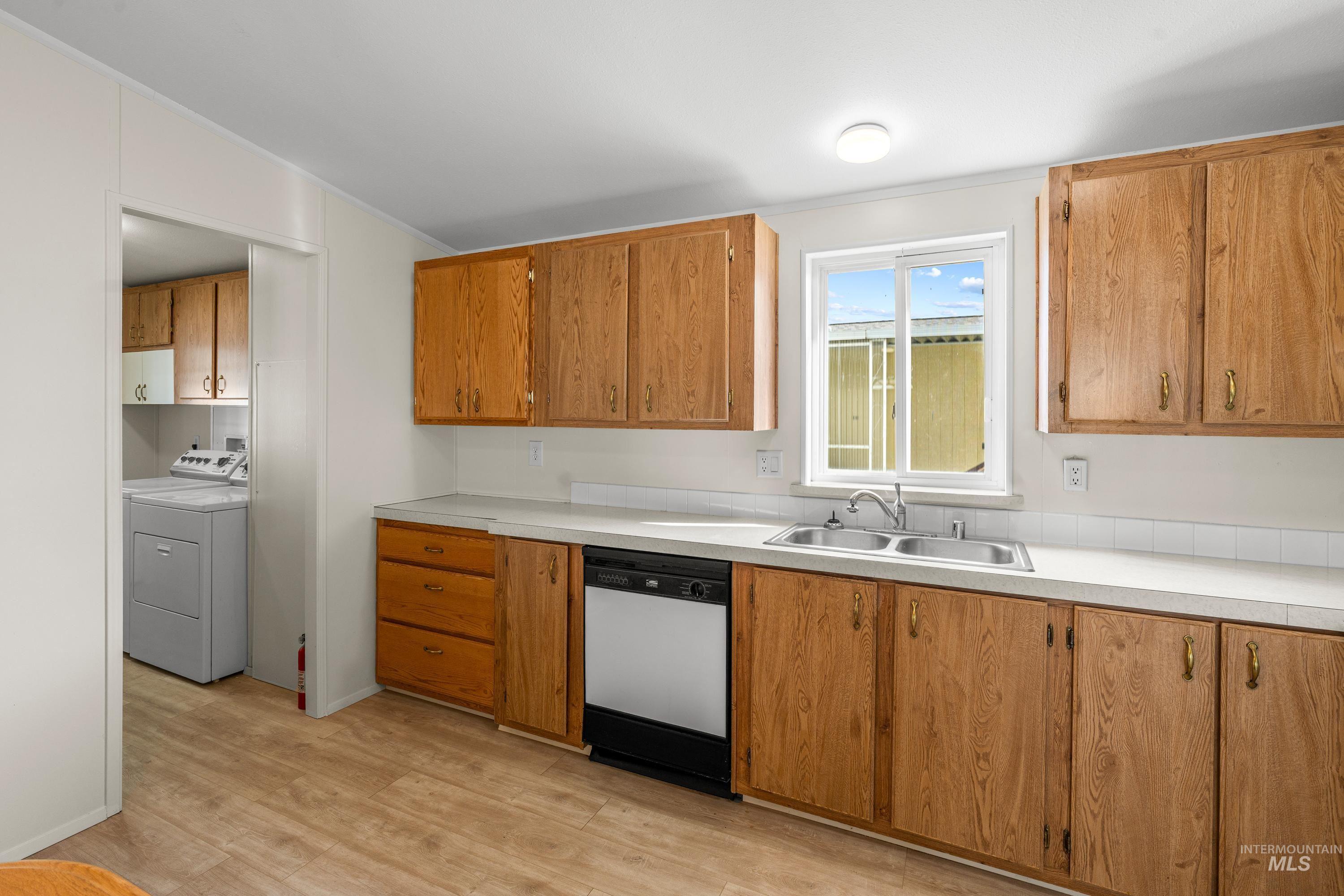 2115 6th Ave, Clarkston, Washington 99403, 3 Bedrooms, 2 Bathrooms, Residential For Sale, Price $98,000,MLS 98998664