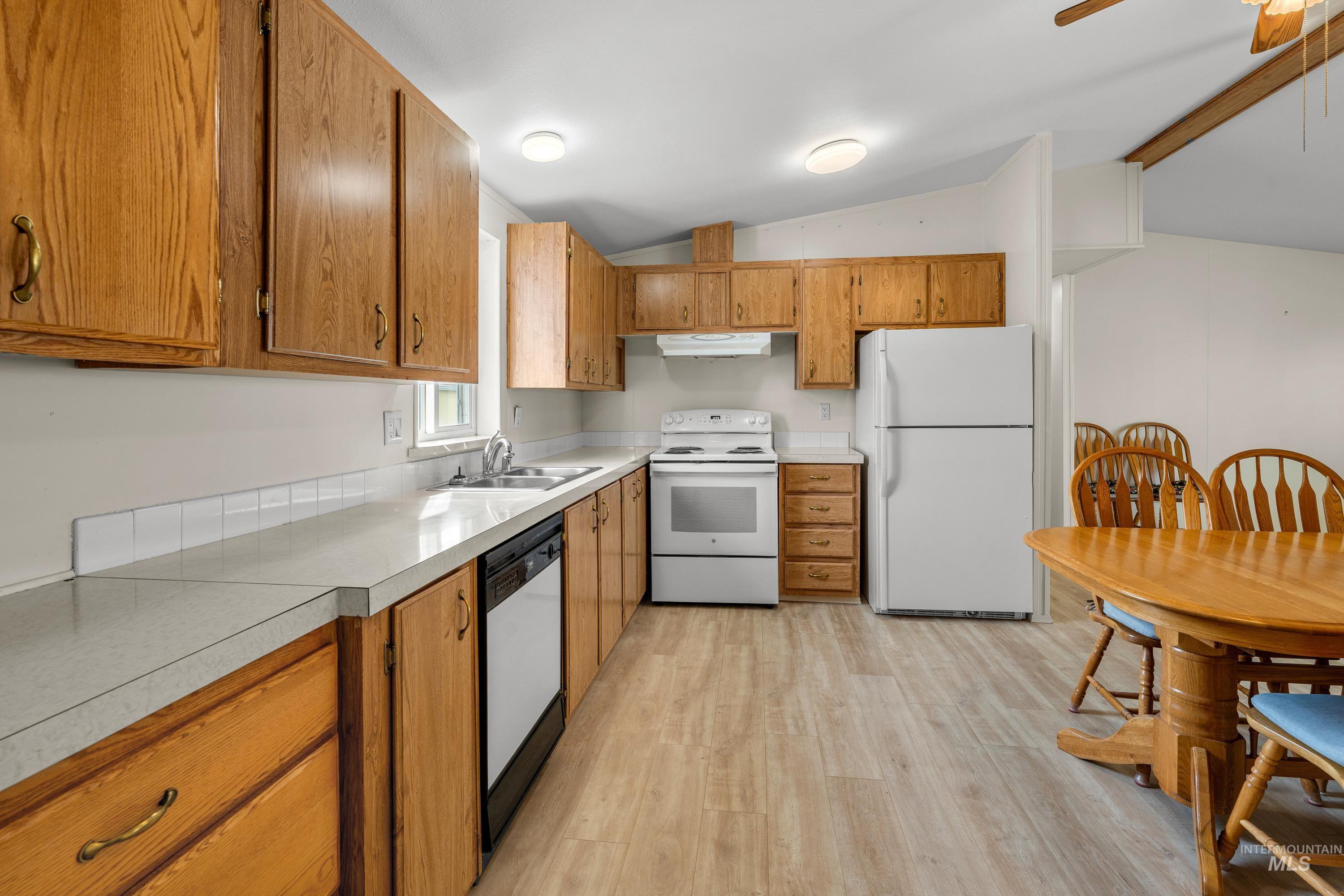 2115 6th Ave, Clarkston, Washington 99403, 3 Bedrooms, 2 Bathrooms, Residential For Sale, Price $98,000,MLS 98998664